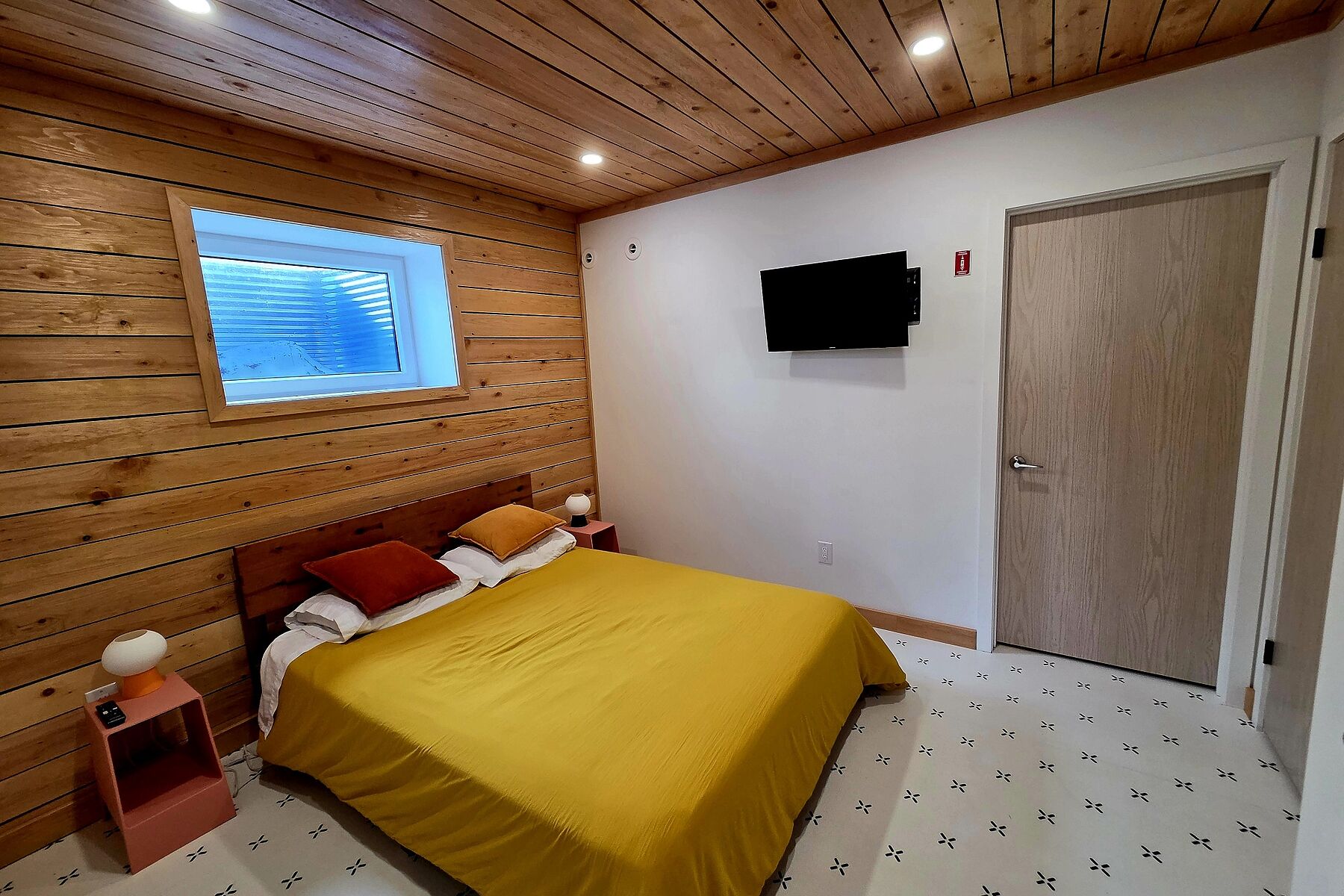  Out of Area, - 物件實景