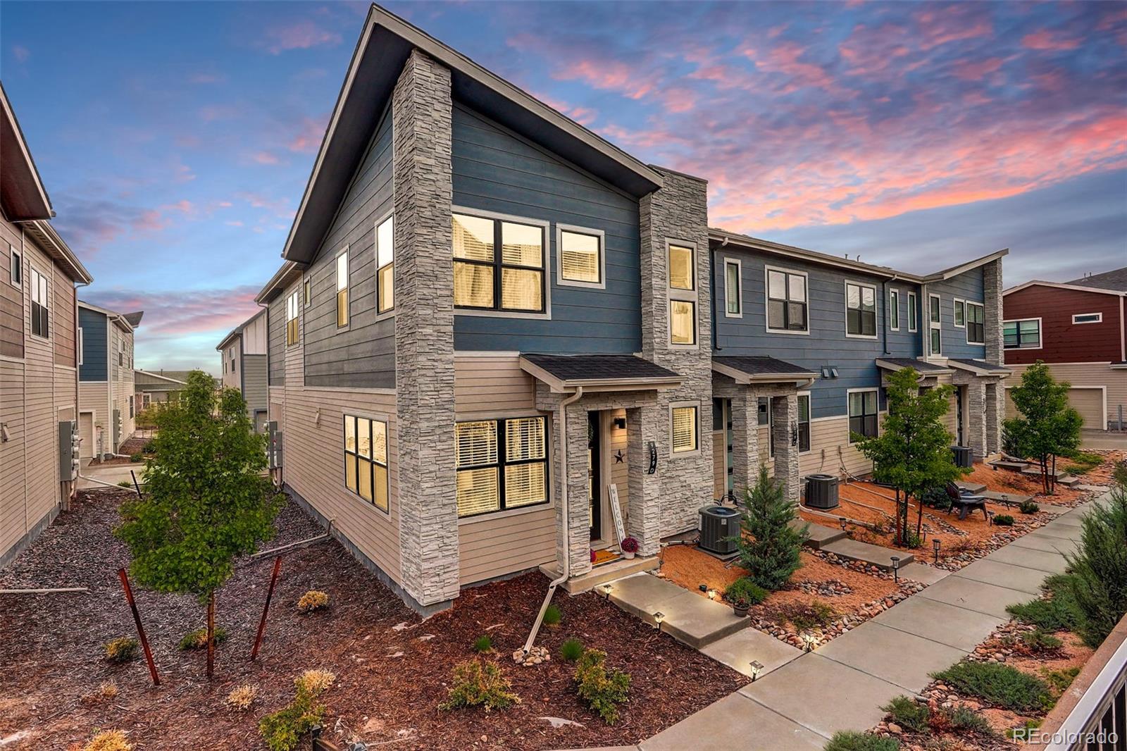 Littleton, Colorado, 80125, United States, 3 Bedrooms Bedrooms, ,3 BathroomsBathrooms,Residential,For Sale,1805241