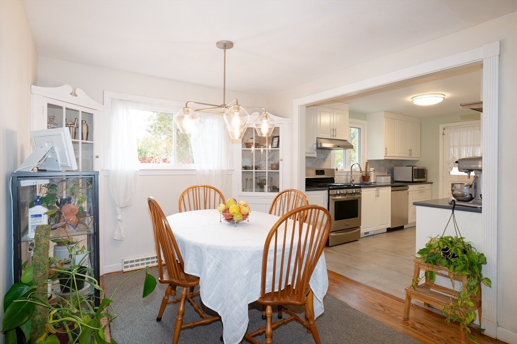 Chelmsford, Massachusetts, 01863, United States, 3 Bedrooms Bedrooms, ,2 BathroomsBathrooms,Residential,For Sale,1988056