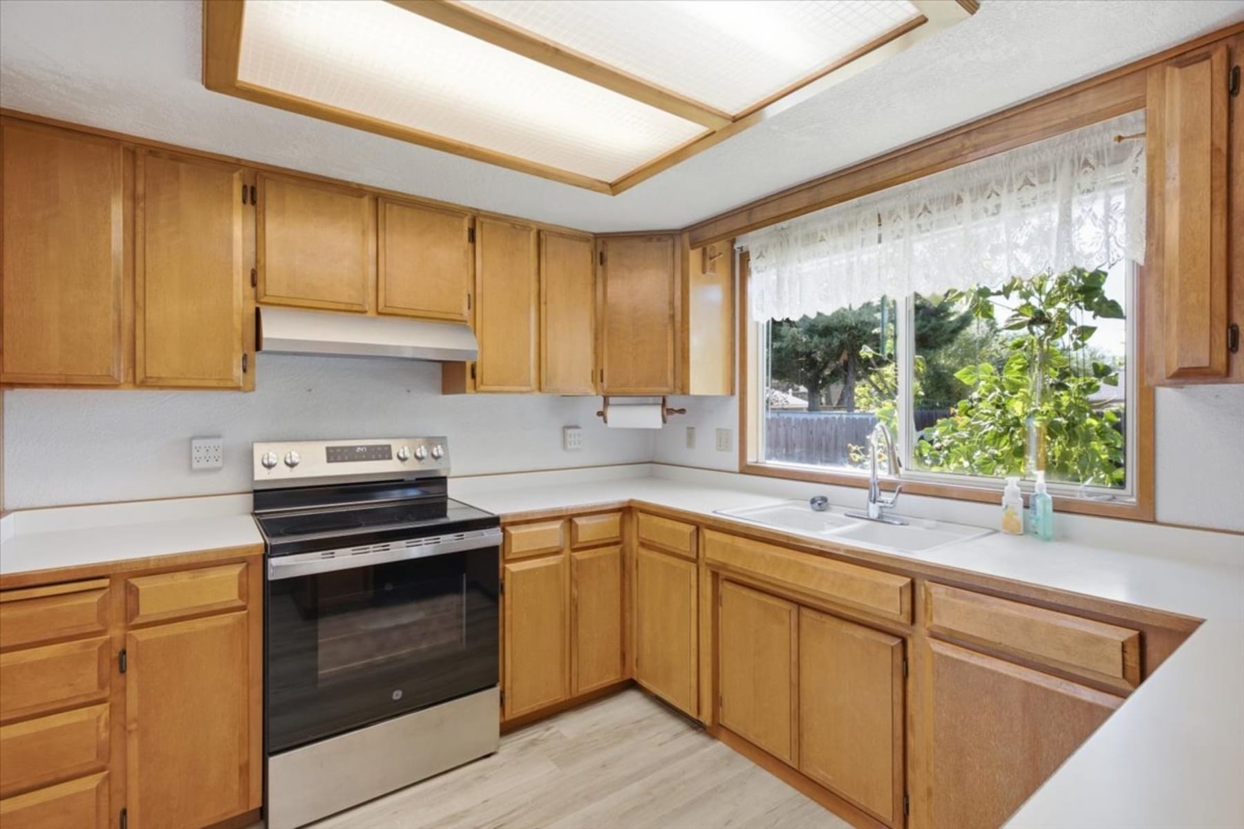  3031 Cheltenham Way Medford, OR 97504 - 物件實景