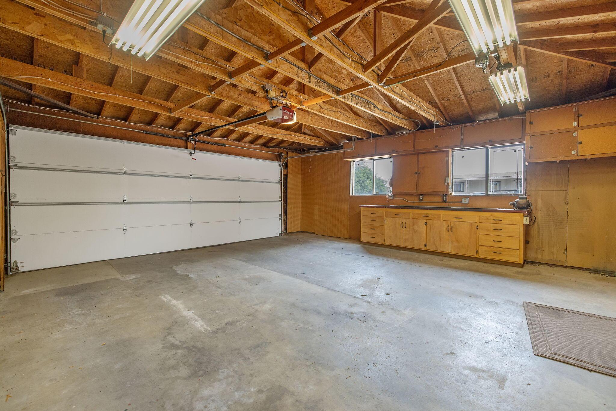 Fresno, California, 93722, United States, 3 Bedrooms Bedrooms, ,2 BathroomsBathrooms,Residential,For Sale,1984127