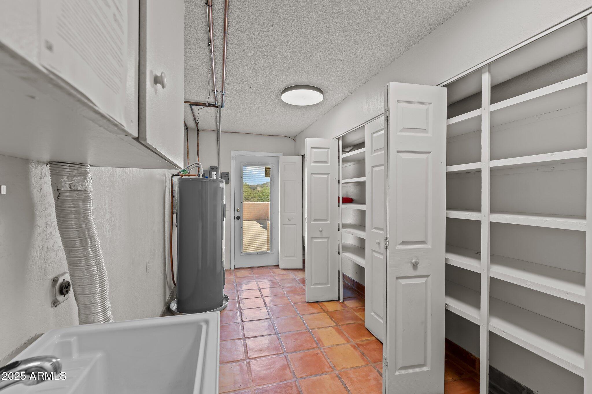 Wickenburg, Arizona, 85390, United States, 3 Bedrooms Bedrooms, ,3 BathroomsBathrooms,Residential,For Sale,1915938