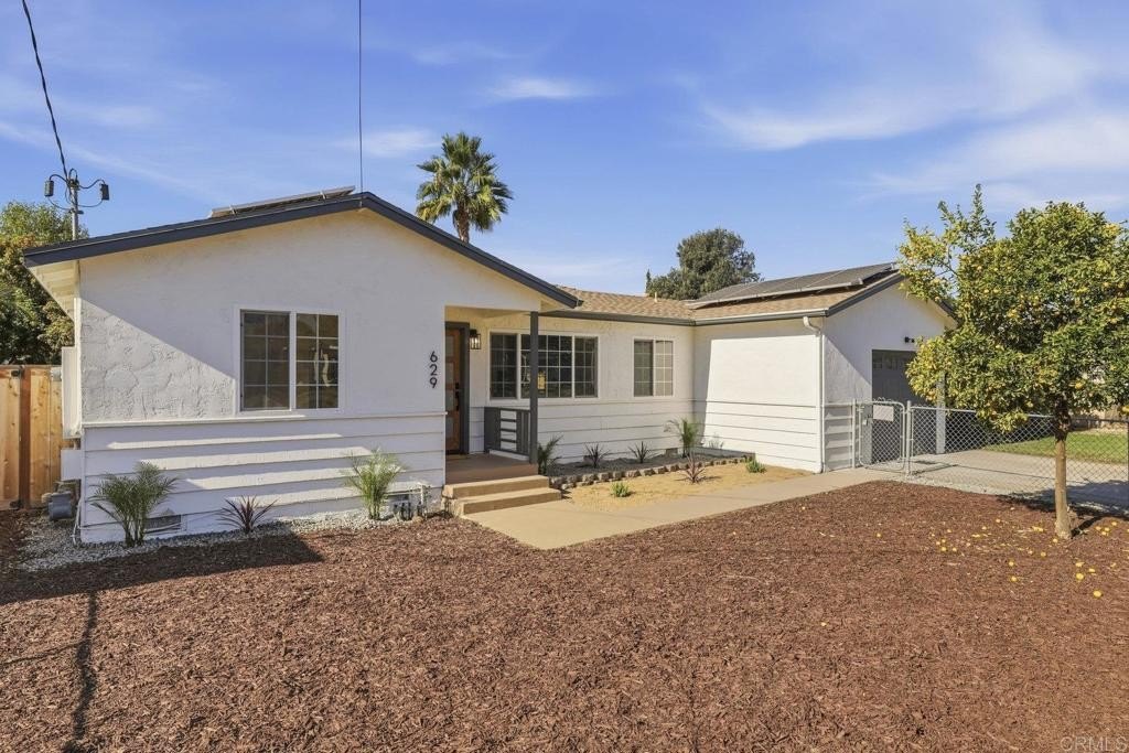 Escondido, California, 92027, United States, 3 Bedrooms Bedrooms, ,2 BathroomsBathrooms,Residential,For Sale,1990327