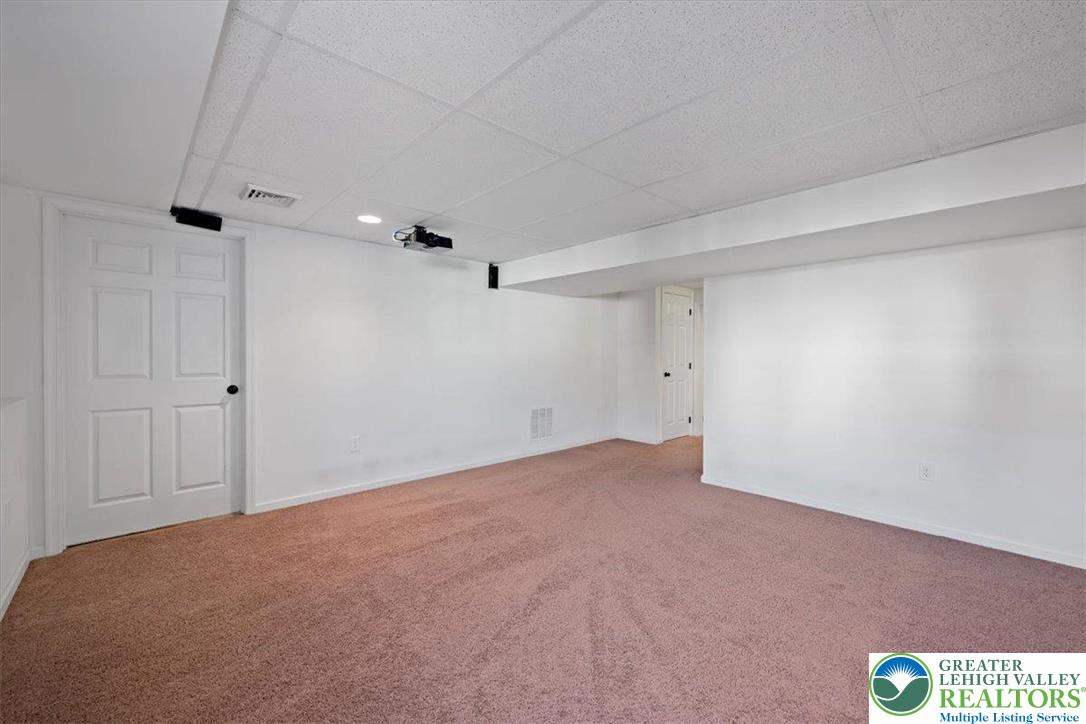 Palmer Twp, Pennsylvania, 18045, United States, 4 Bedrooms Bedrooms, ,3 BathroomsBathrooms,Residential,For Sale,2000563