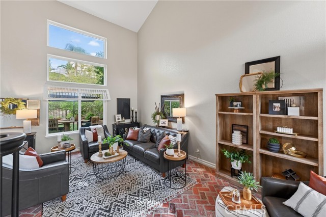 Rancho Santa Margarita, California, 92679, United States, 4 Bedrooms Bedrooms, ,3 BathroomsBathrooms,Residential,For Sale,1990751