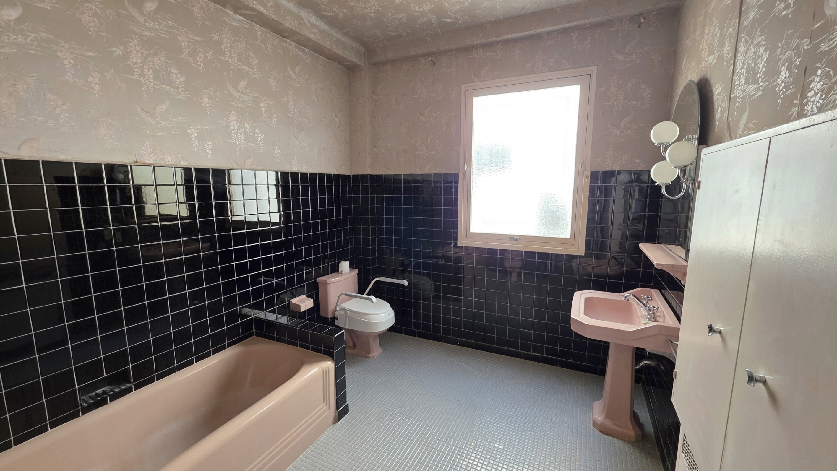  Winter Palace - Spacious 3-room flat to renovate - Carré d