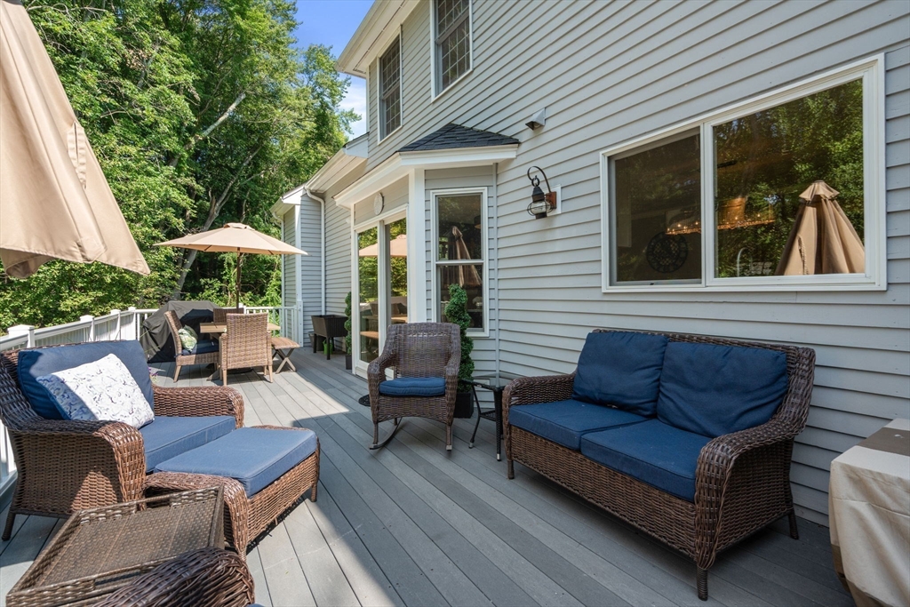 Lynnfield, Massachusetts, 01940, United States, 4 Bedrooms Bedrooms, ,3 BathroomsBathrooms,Residential,For Sale,1900631