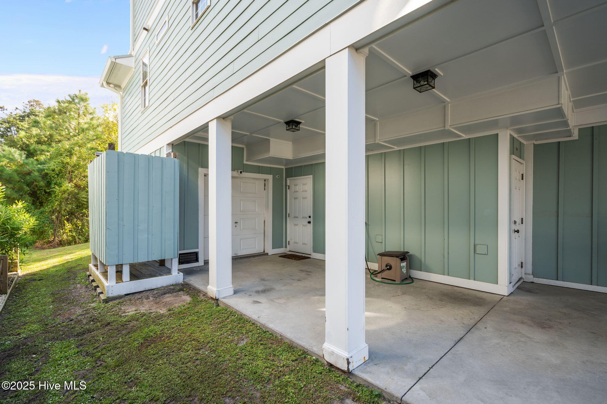 Carolina Beach, North Carolina, 28428, United States, 4 Bedrooms Bedrooms, ,5 BathroomsBathrooms,Residential,For Sale,1940545