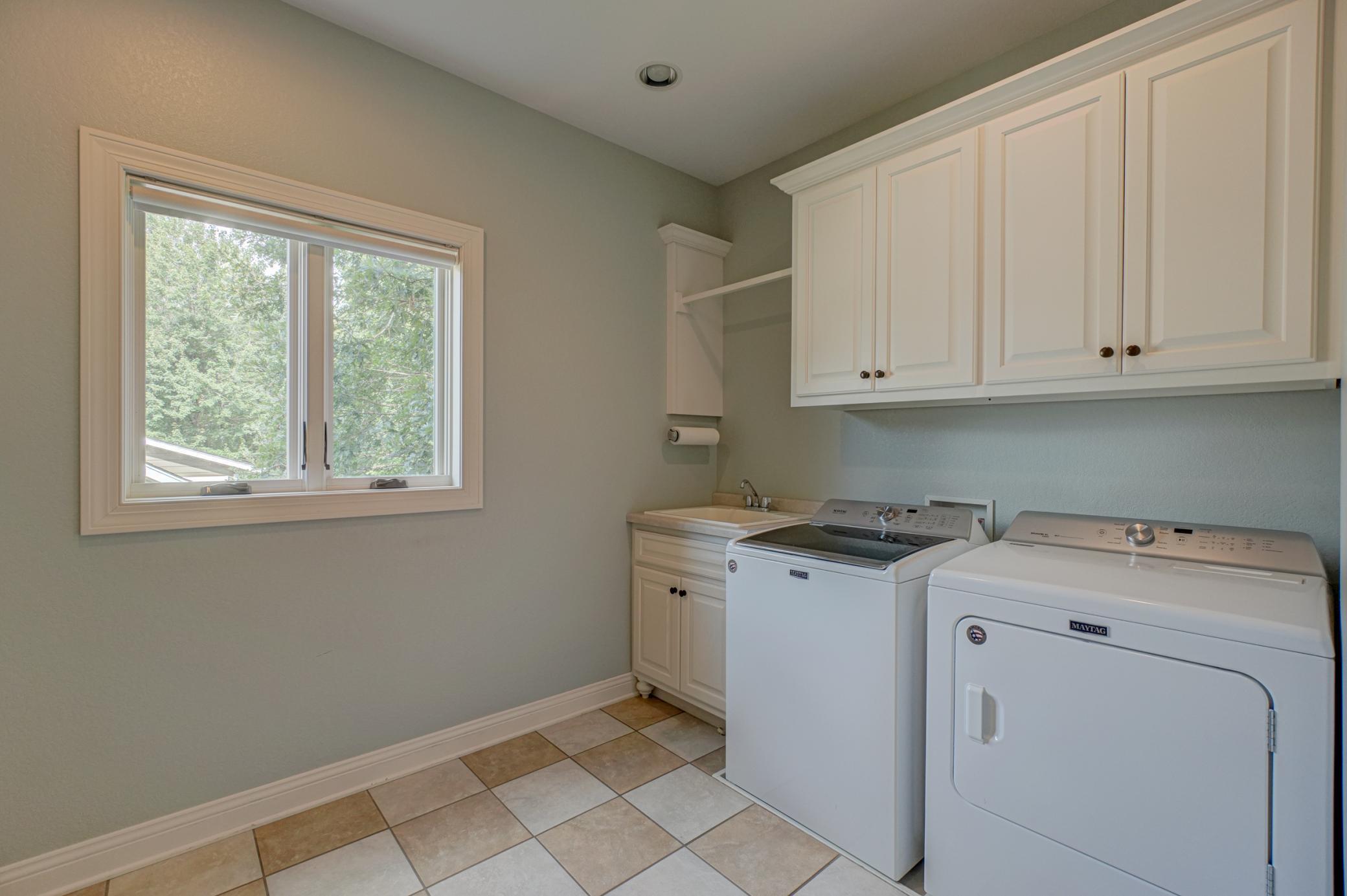 Eau Claire, Wisconsin, 54701, United States, 6 Bedrooms Bedrooms, ,2 BathroomsBathrooms,Residential,For Sale,1992855