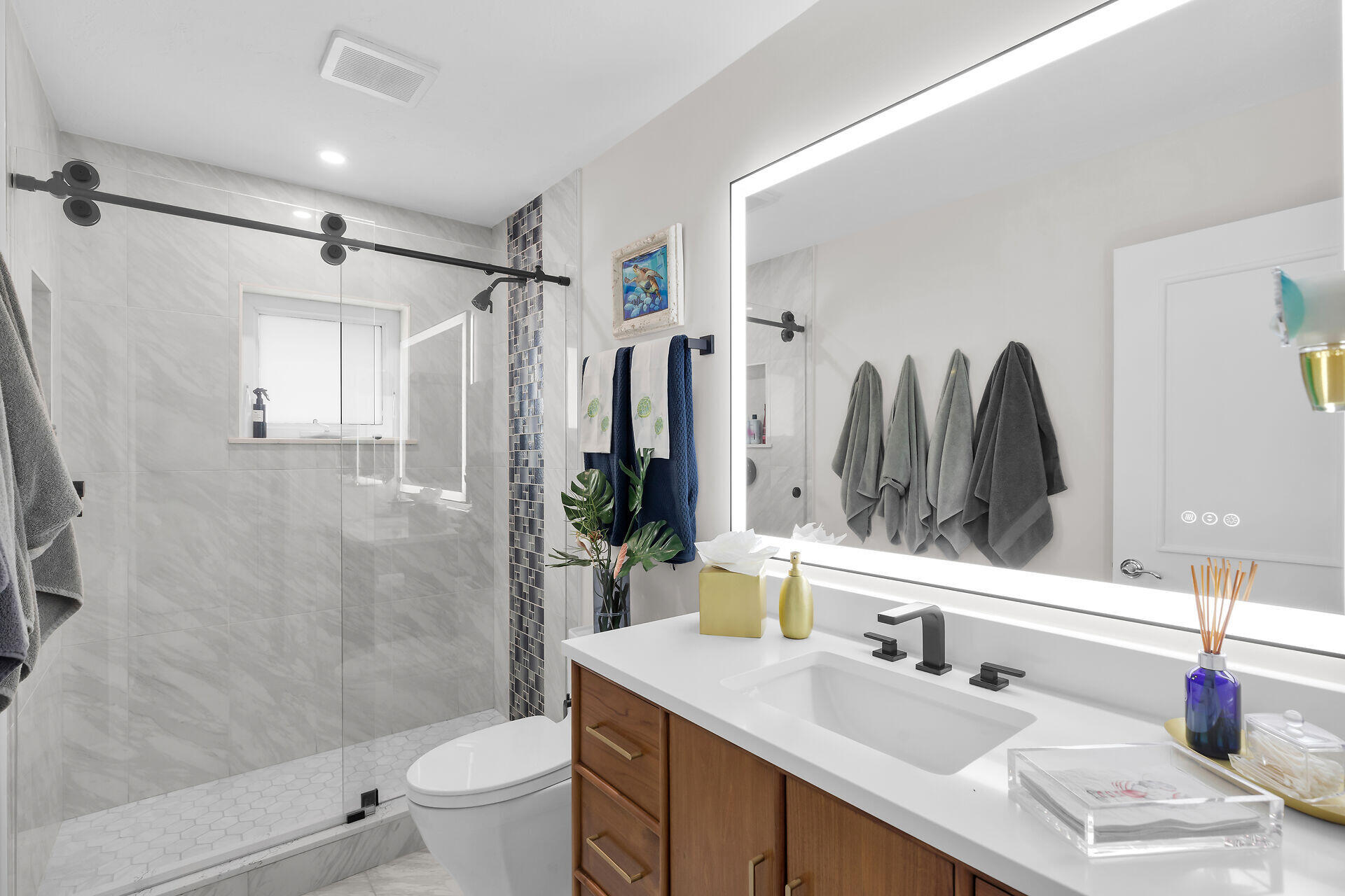 Duck, Florida, 33050, United States, 3 Bedrooms Bedrooms, ,3 BathroomsBathrooms,Residential,For Sale,1998435