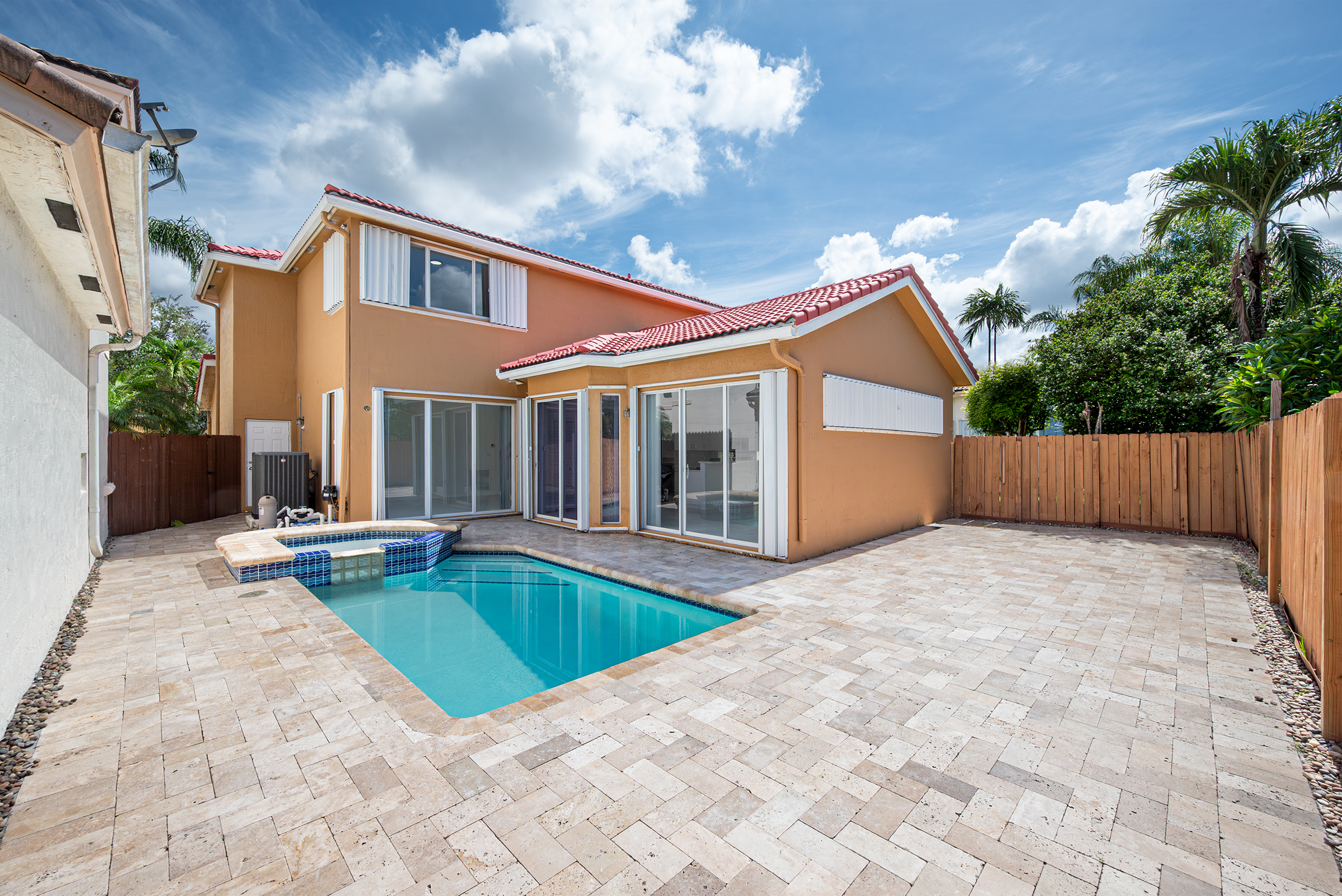  15558 SW 112th Dr, Miami, FL, 33196 - 物件實景