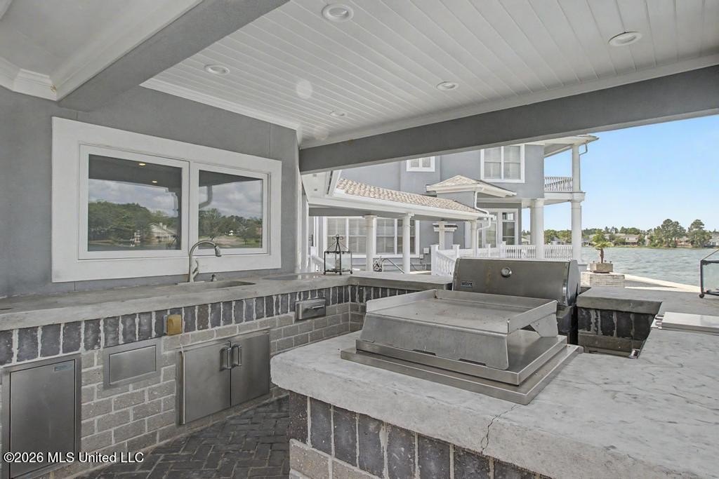Gulfport, Mississippi, 39503, United States, 6 Bedrooms Bedrooms, ,7 BathroomsBathrooms,Residential,For Sale,2048640
