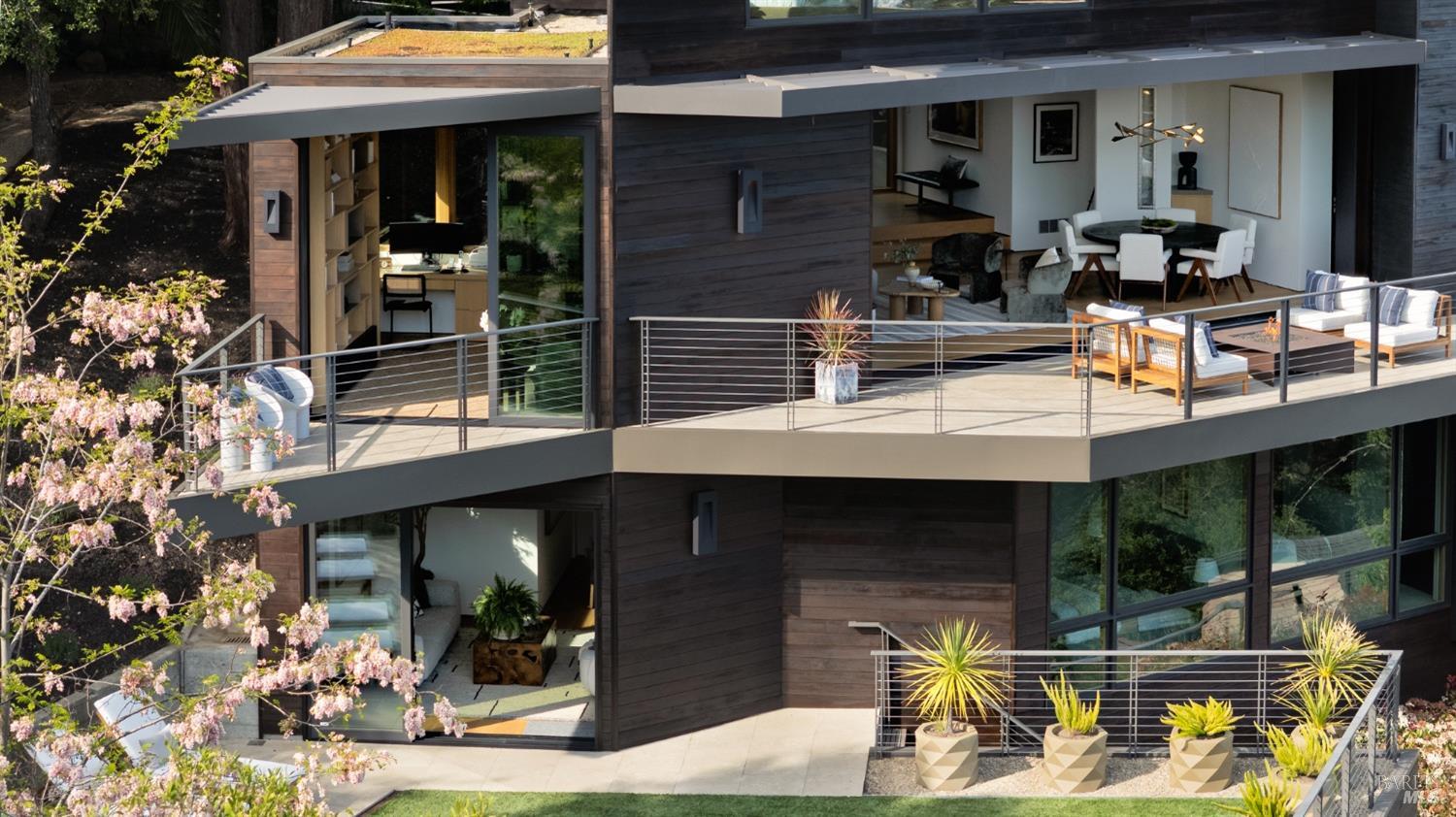 Mill Valley, California, 94941, United States, 5 Bedrooms Bedrooms, ,6 BathroomsBathrooms,Residential,For Sale,1913186