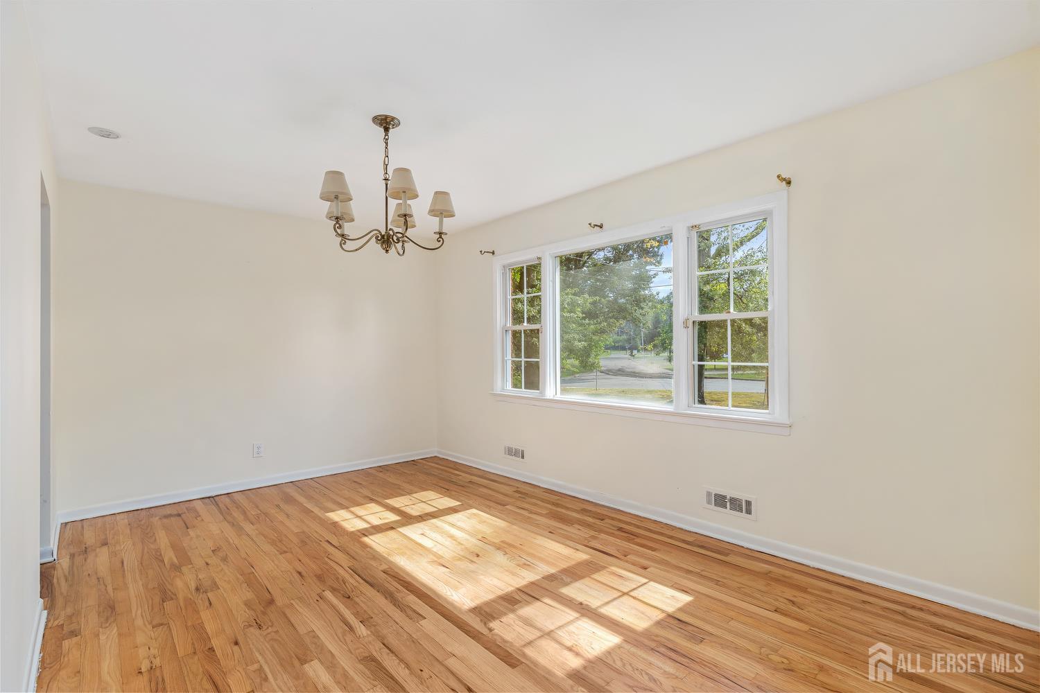 Bound Brook, New Jersey, 08805, United States, 3 Bedrooms Bedrooms, ,3 BathroomsBathrooms,Residential,For Sale,1982142