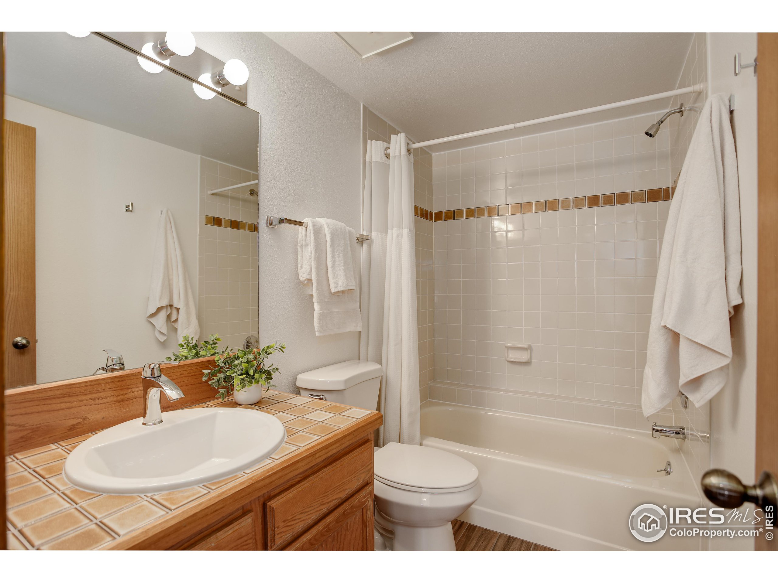 Boulder, Colorado, 80303, United States, 3 Bedrooms Bedrooms, ,2 BathroomsBathrooms,Residential,For Sale,1712574
