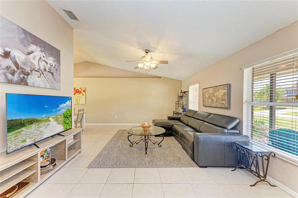 Bradenton, Florida, 34212, United States, 3 Bedrooms Bedrooms, ,2 BathroomsBathrooms,Residential,For Sale,1751964