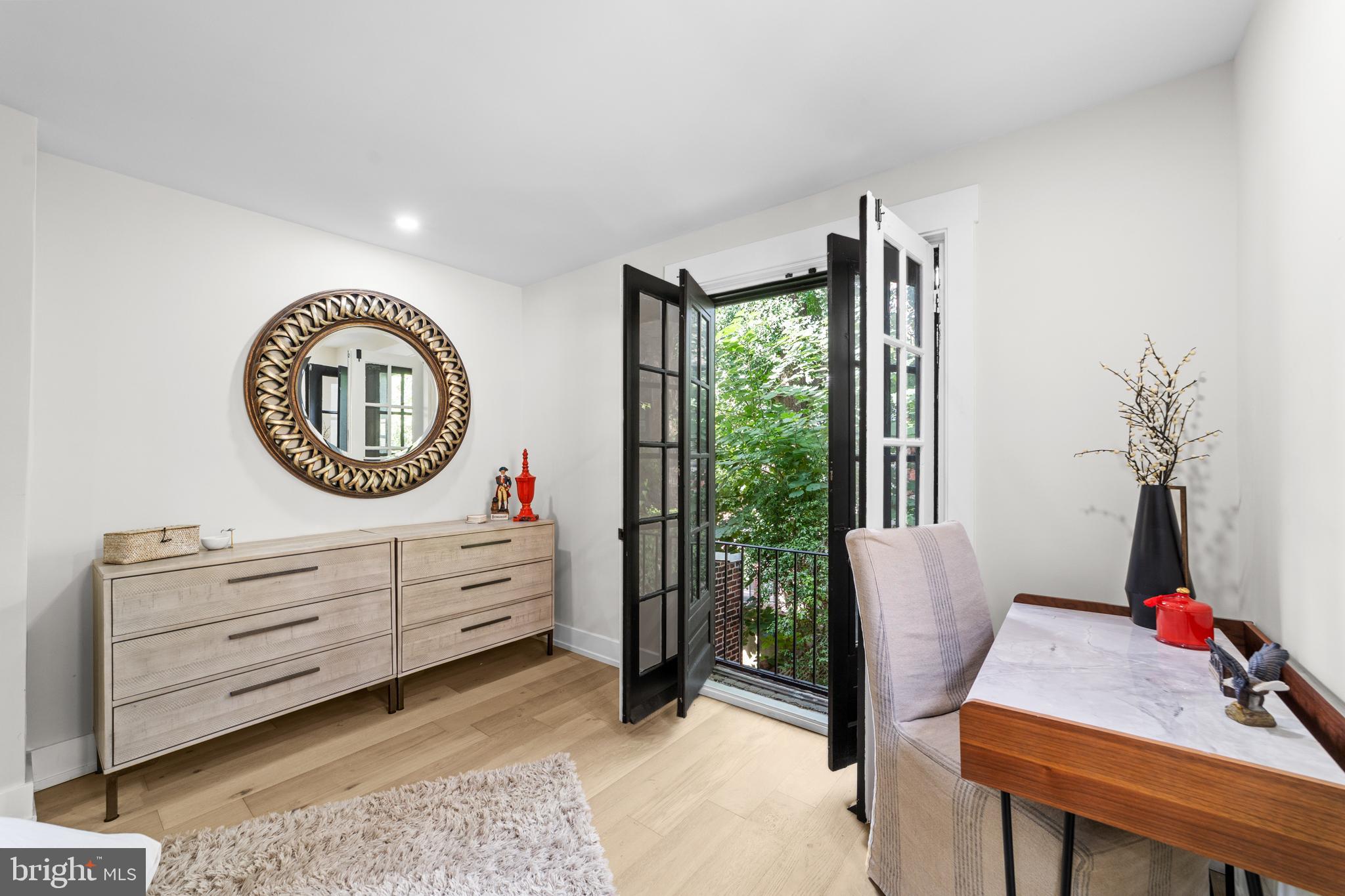 PHILADELPHIA, Pennsylvania, 19107, United States, 3 Bedrooms Bedrooms, ,3 BathroomsBathrooms,Residential,For Sale,1989862