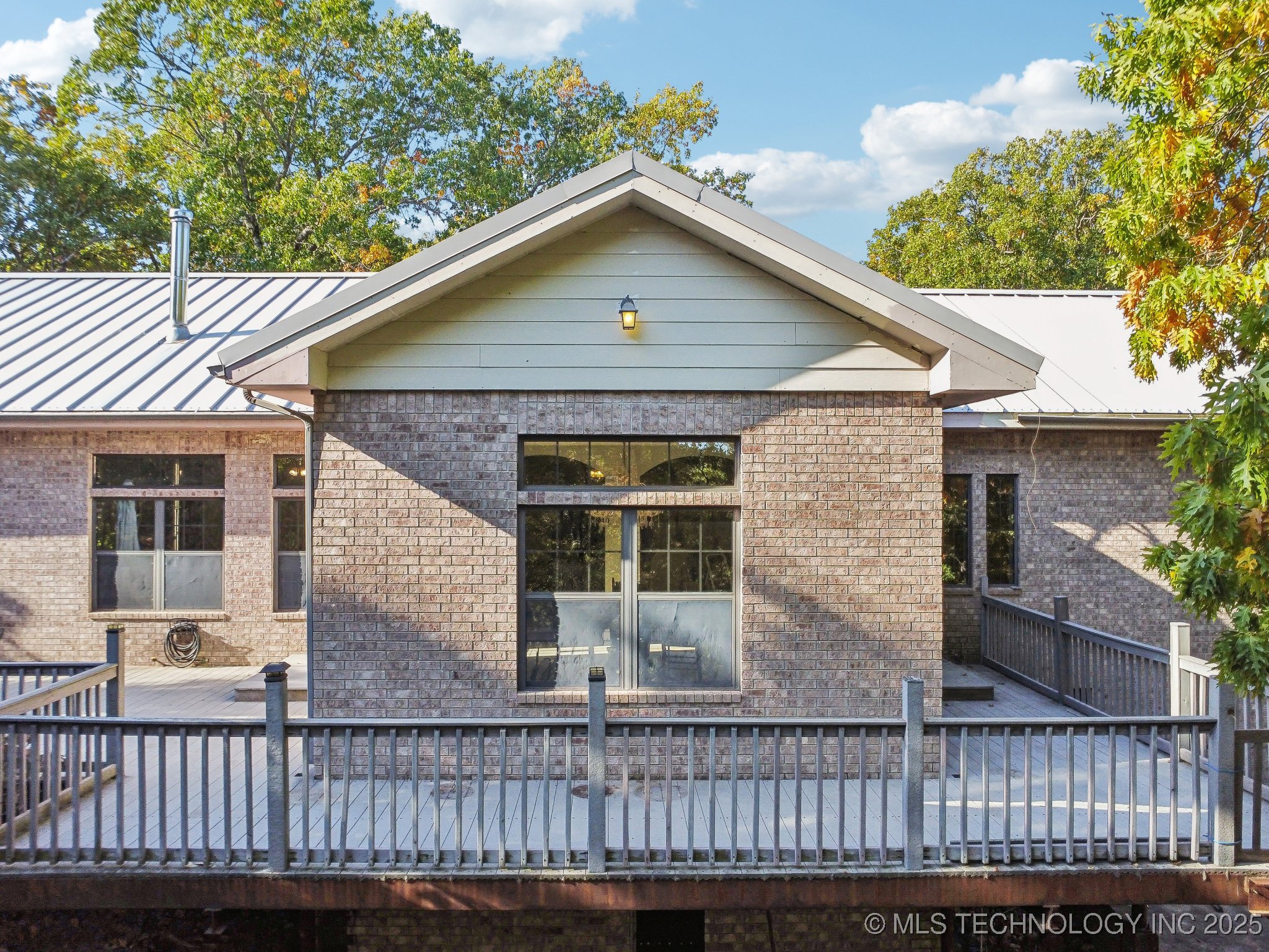 Spavinaw, Oklahoma, 74366, United States, 3 Bedrooms Bedrooms, ,2 BathroomsBathrooms,Residential,For Sale,1903763