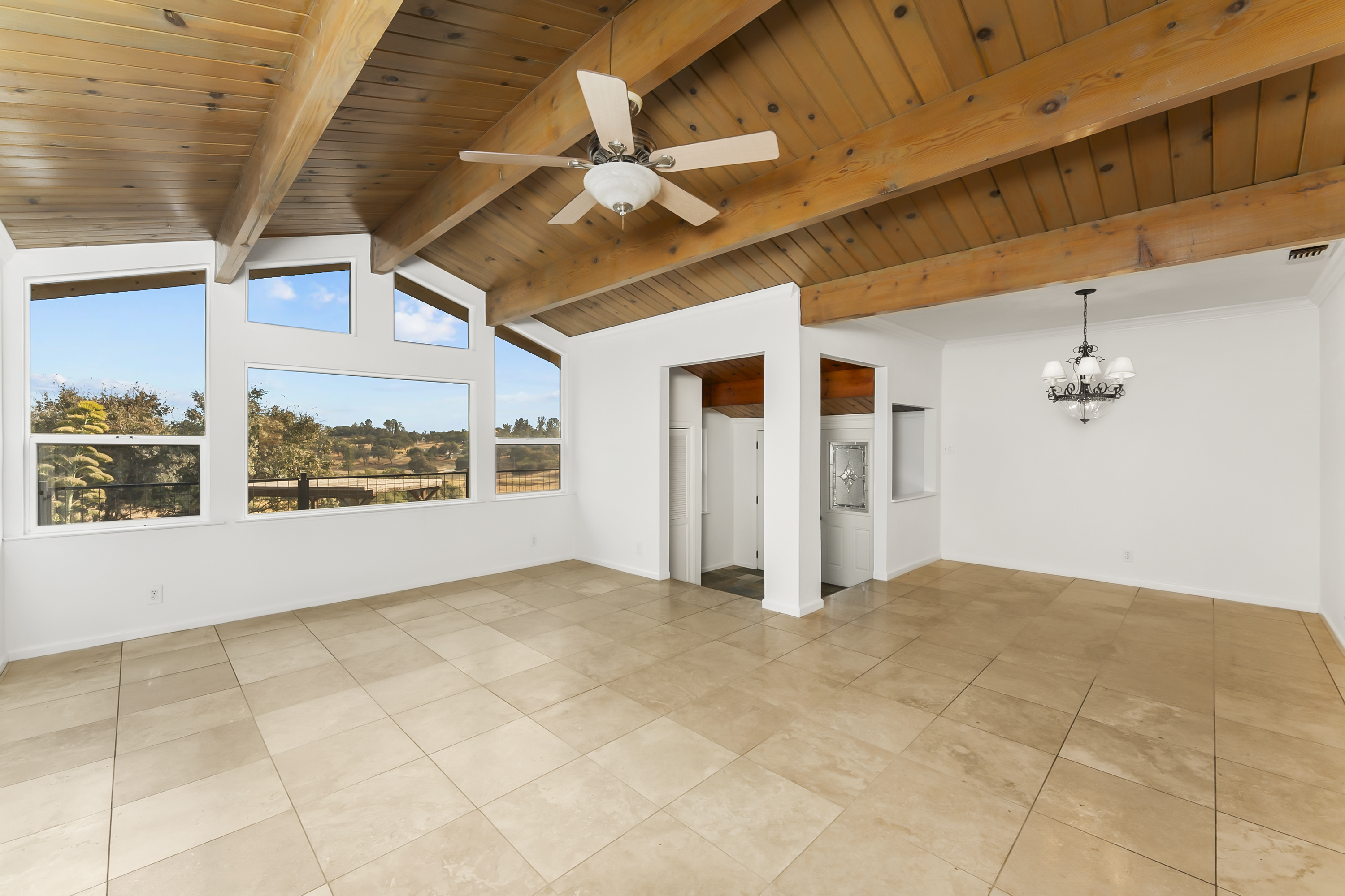  California Equestrian Property with ADU, Horse Arena & Pool - 物件實景