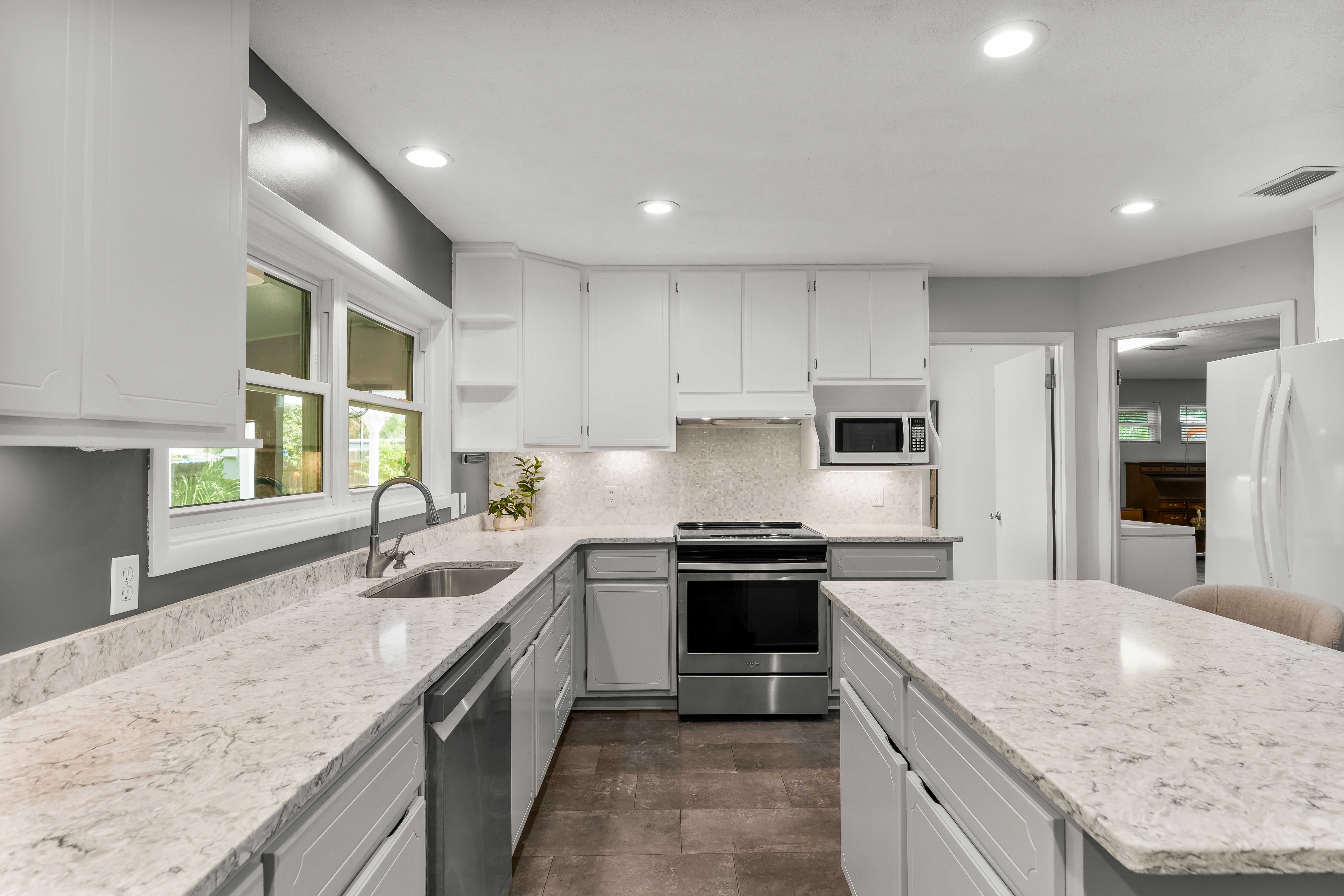  Waterfront Canal Home With Boat Lift And Private Canal Access - 物件實景