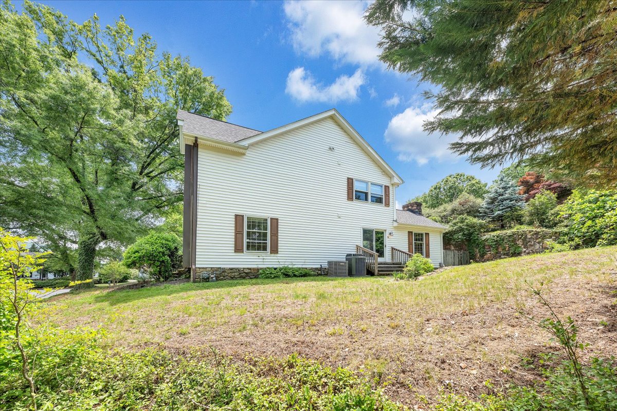 Roanoke, Virginia, 24015, United States, 5 Bedrooms Bedrooms, ,3 BathroomsBathrooms,Residential,For Sale,2043623