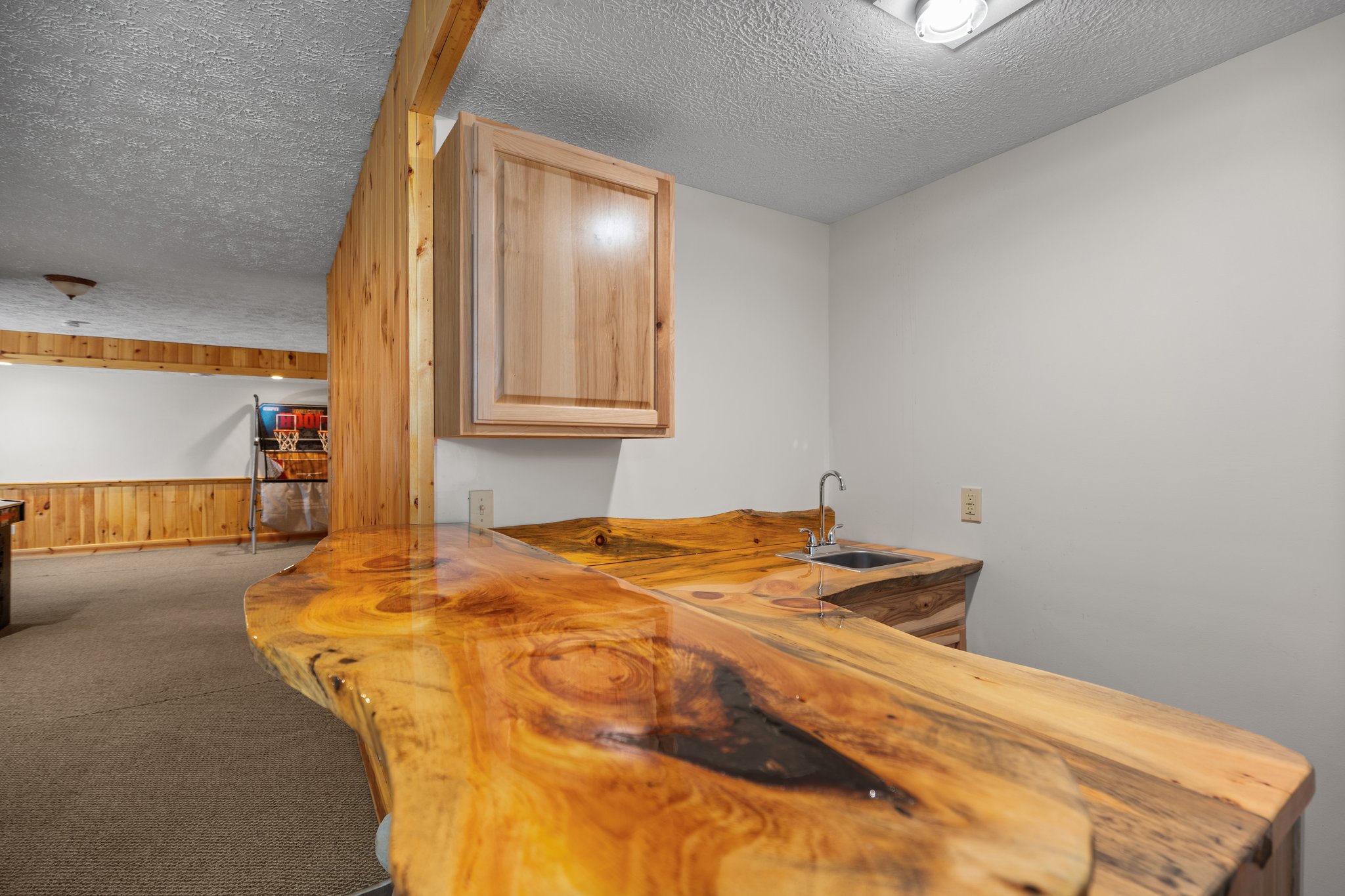 Bellaire, Michigan, 49615, United States, 5 Bedrooms Bedrooms, ,4 BathroomsBathrooms,Residential,For Sale,1826987