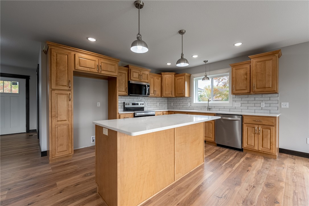 Chippewa Falls, Wisconsin, 54729, United States, 3 Bedrooms Bedrooms, ,2 BathroomsBathrooms,Residential,For Sale,1998199