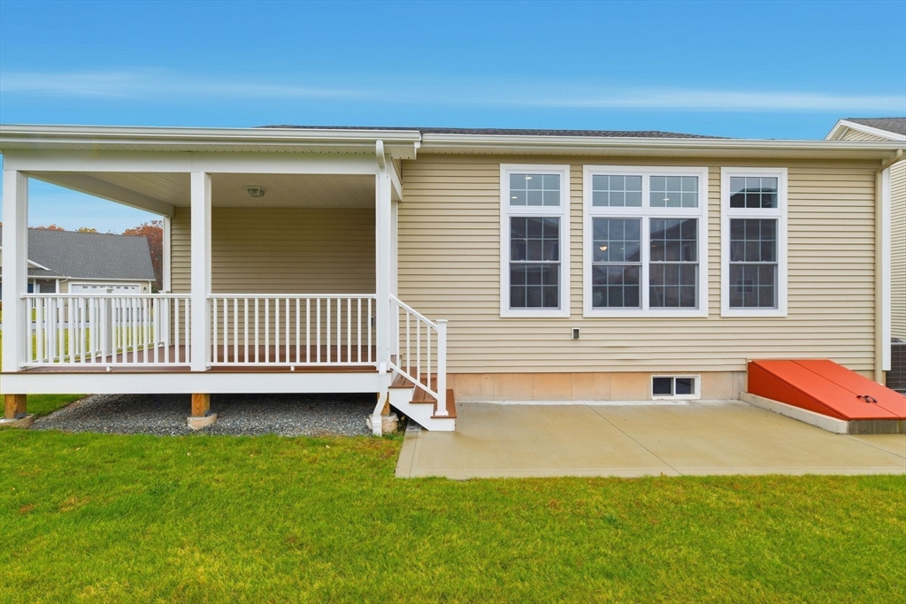 Wilbraham, Massachusetts, 01095, United States, 2 Bedrooms Bedrooms, ,2 BathroomsBathrooms,Residential,For Sale,1987611