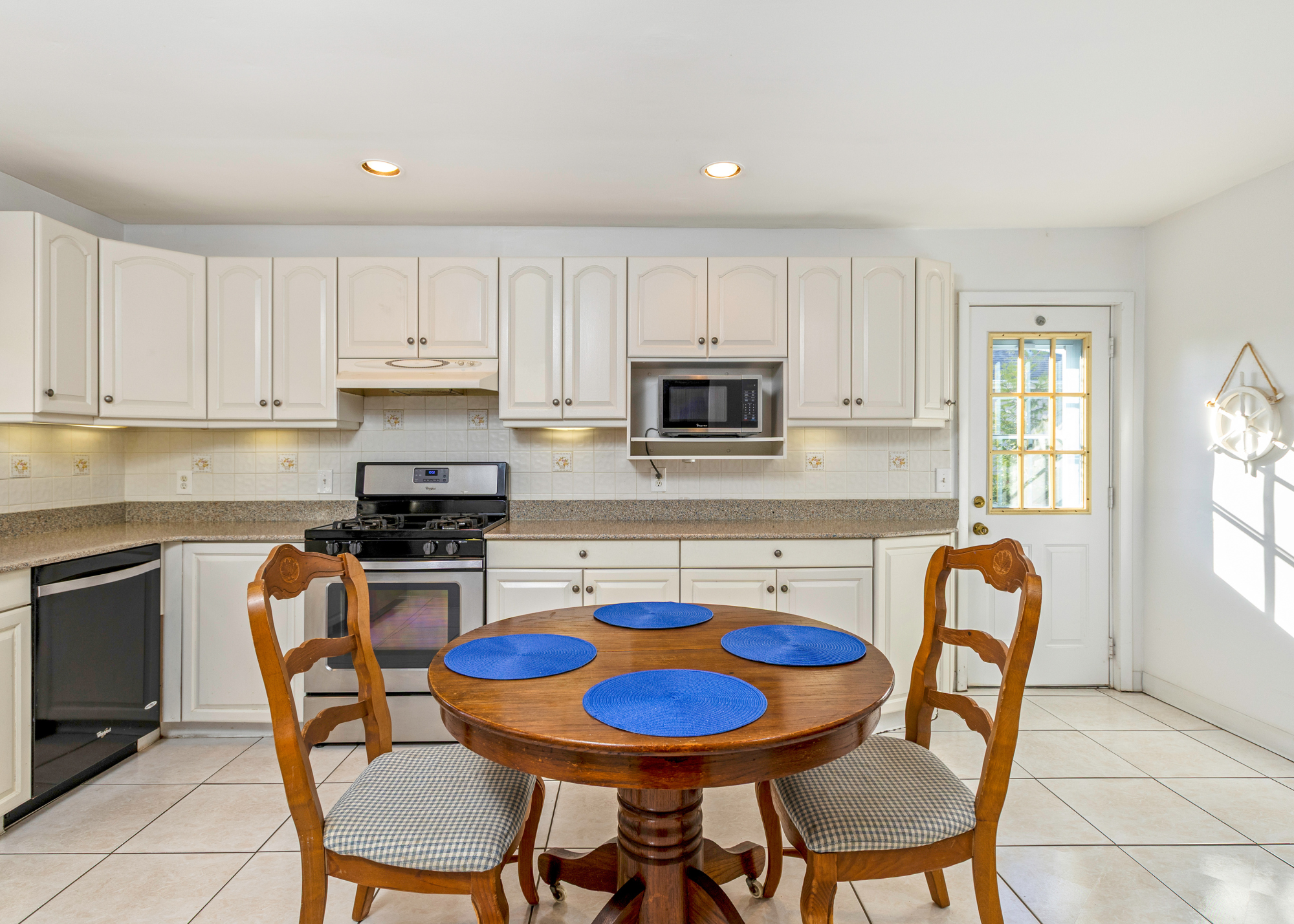 East Quogue, New York, 11942, United States, 2 Bedrooms Bedrooms, ,1 BathroomBathrooms,Residential,For Sale,2002980