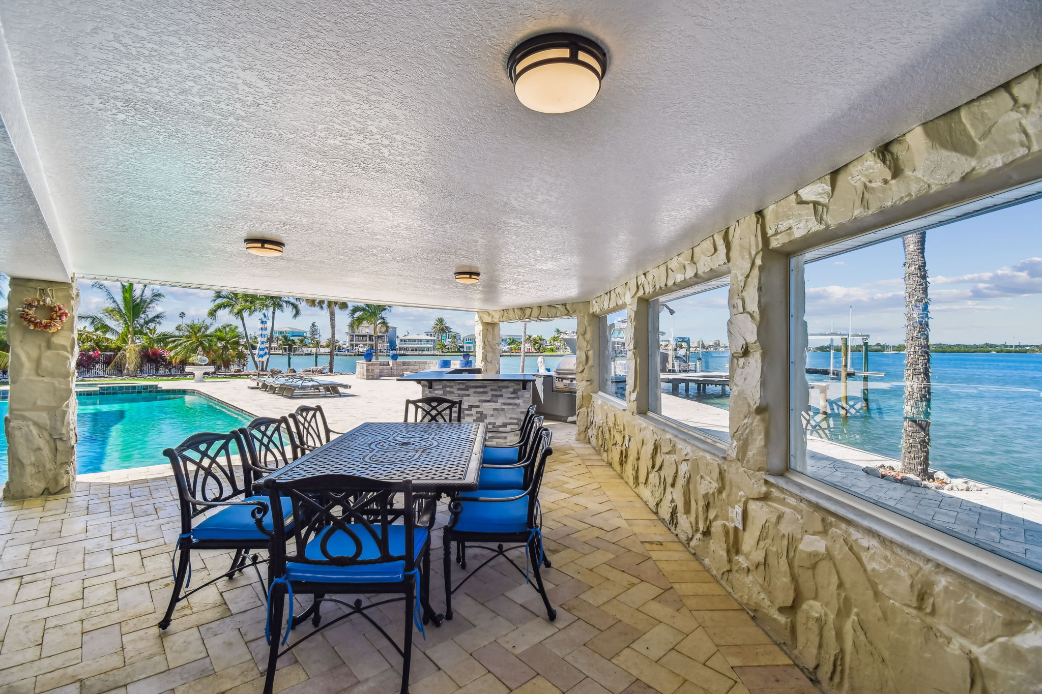 Madeira Beach, Florida, 33708, United States, 6 Bedrooms Bedrooms, ,6 BathroomsBathrooms,Residential,For Sale,1975666