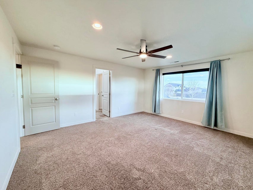 Redmond, Oregon, 97756, United States, 3 Bedrooms Bedrooms, ,3 BathroomsBathrooms,Residential,For Sale,1736801