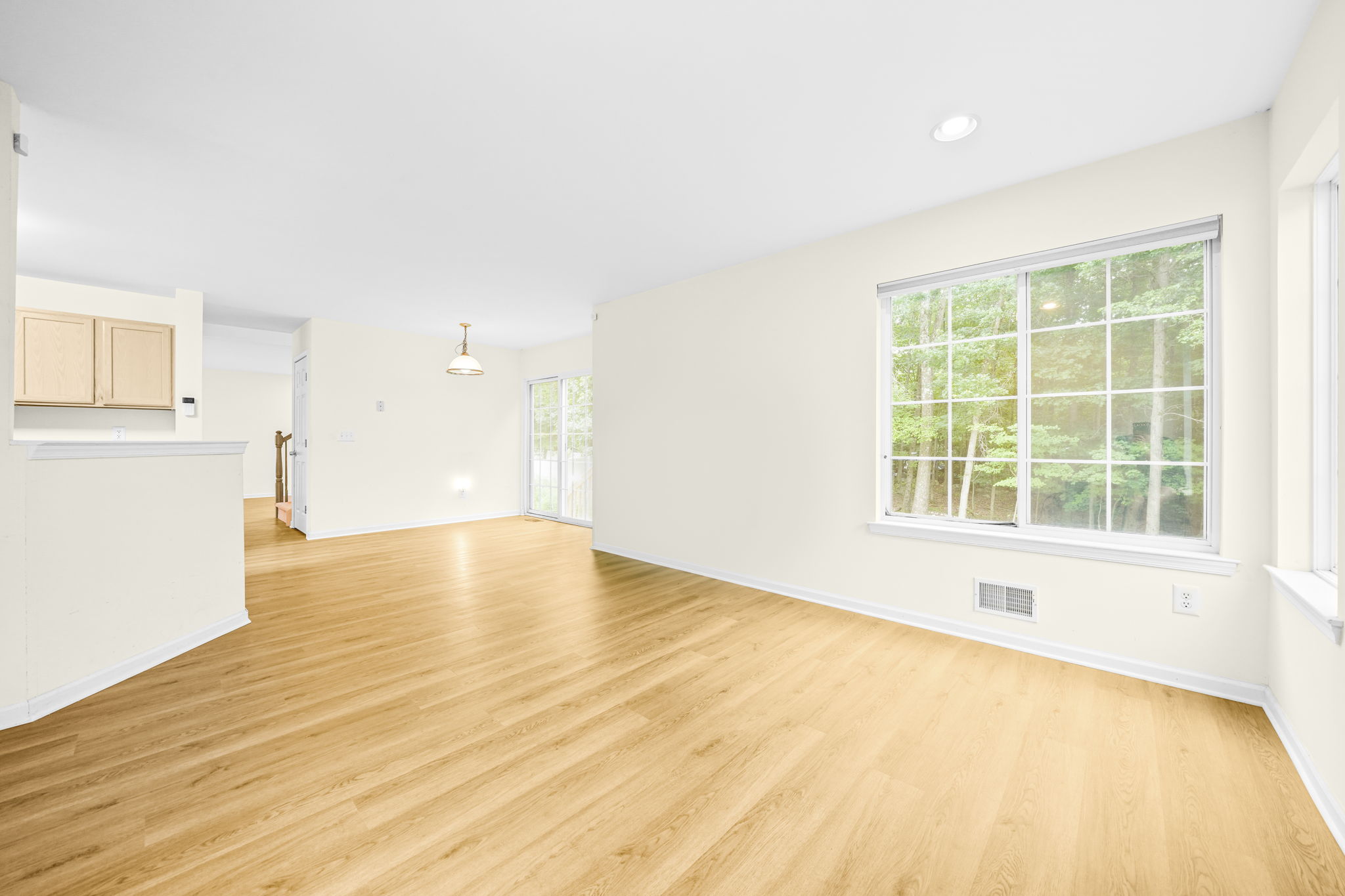 Mount Olive Township, New Jersey, 07828, United States, 4 Bedrooms Bedrooms, ,3 BathroomsBathrooms,Residential,For Sale,1976340