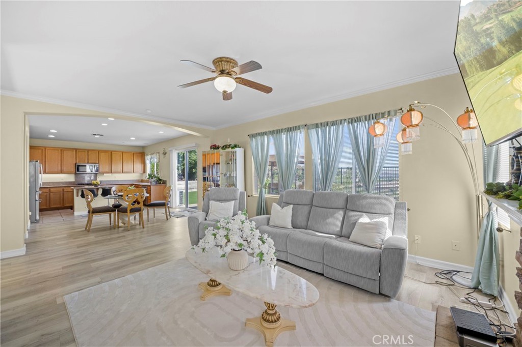 Lake Elsinore, California, 92532, United States, 5 Bedrooms Bedrooms, ,4 BathroomsBathrooms,Residential,For Sale,1989884