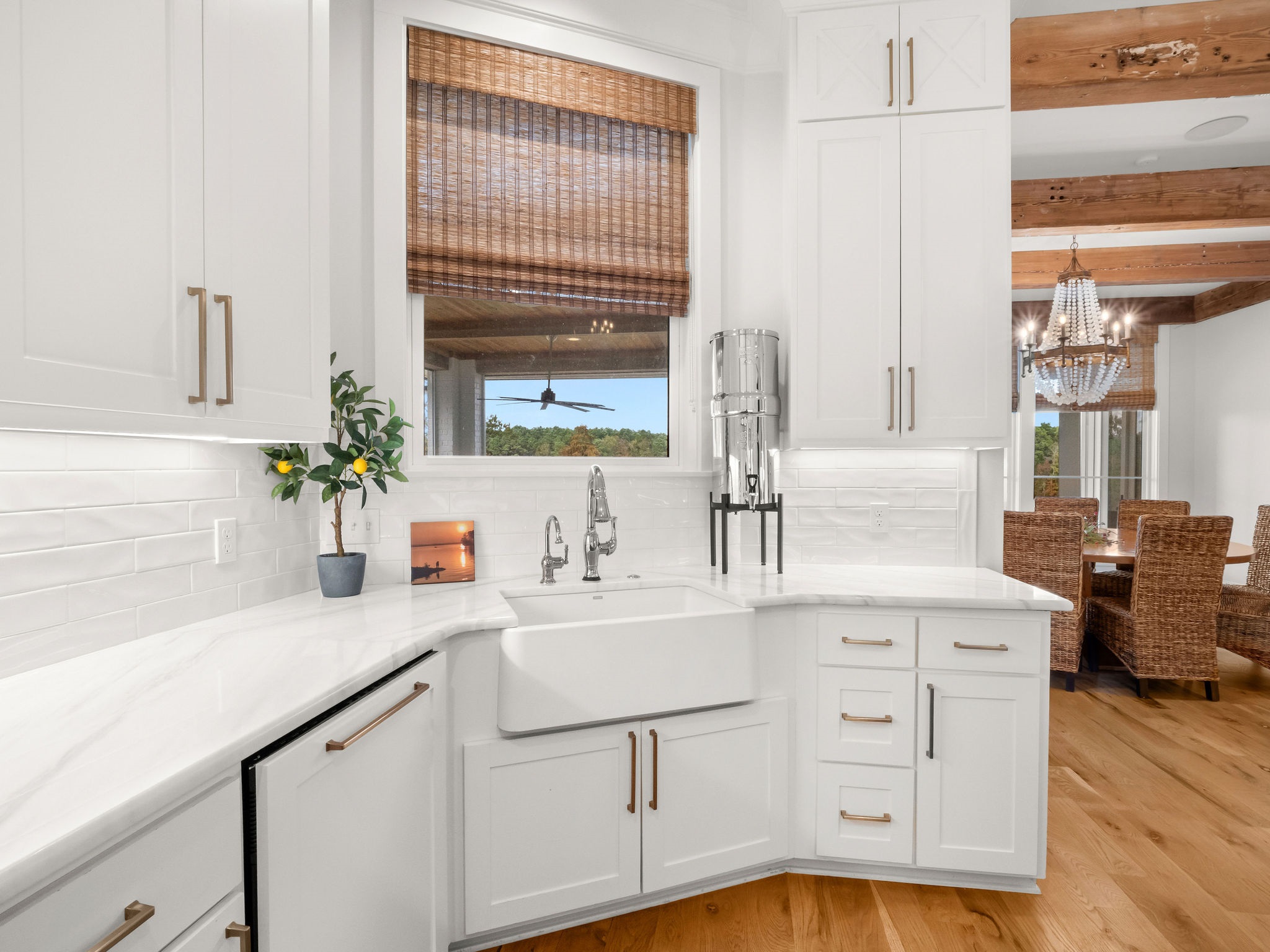 Many, Louisiana, 71449, United States, 3 Bedrooms Bedrooms, ,4 BathroomsBathrooms,Residential,For Sale,1998076