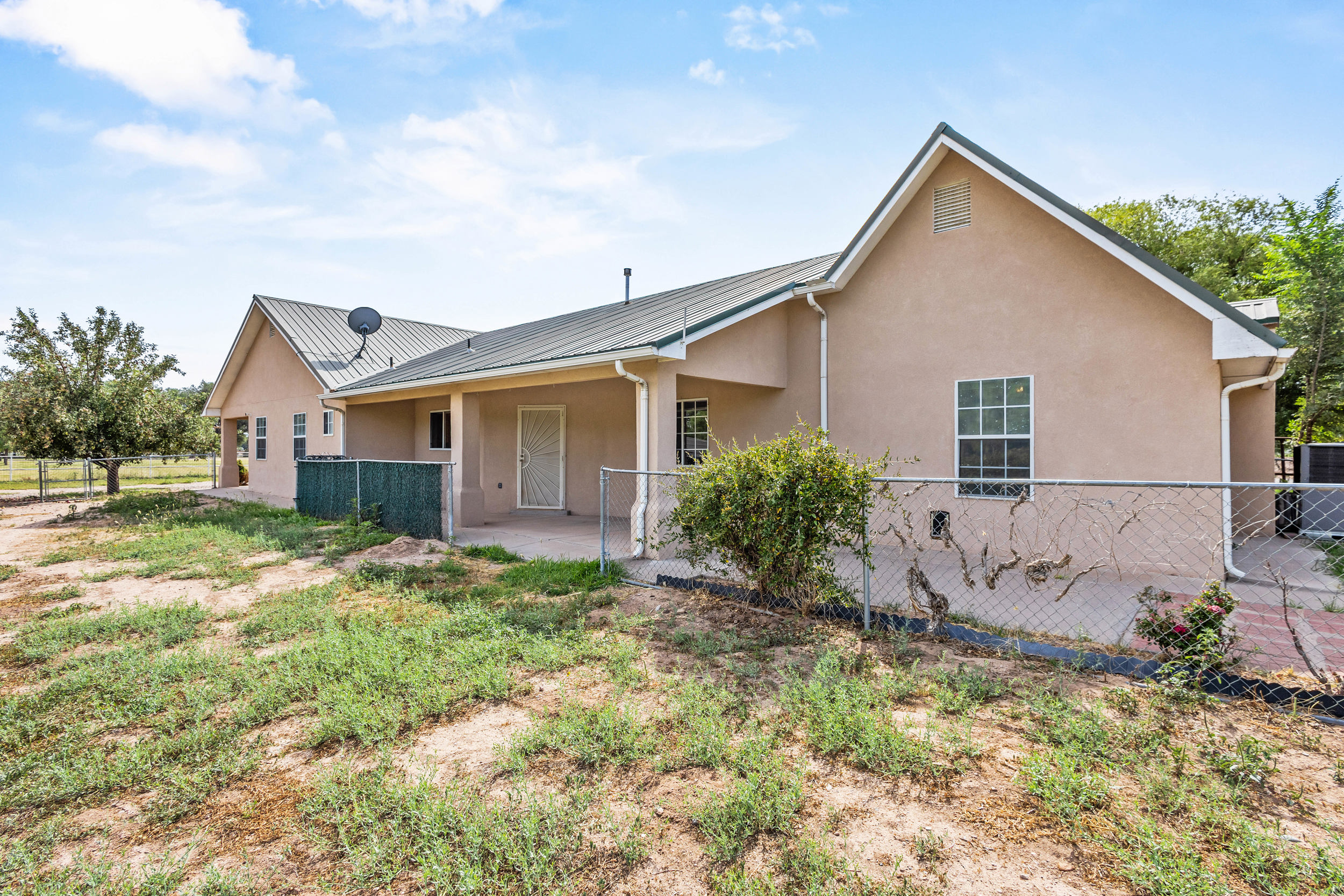 Belen, New Mexico, 87002, United States, 3 Bedrooms Bedrooms, ,2 BathroomsBathrooms,Residential,For Sale,1914205