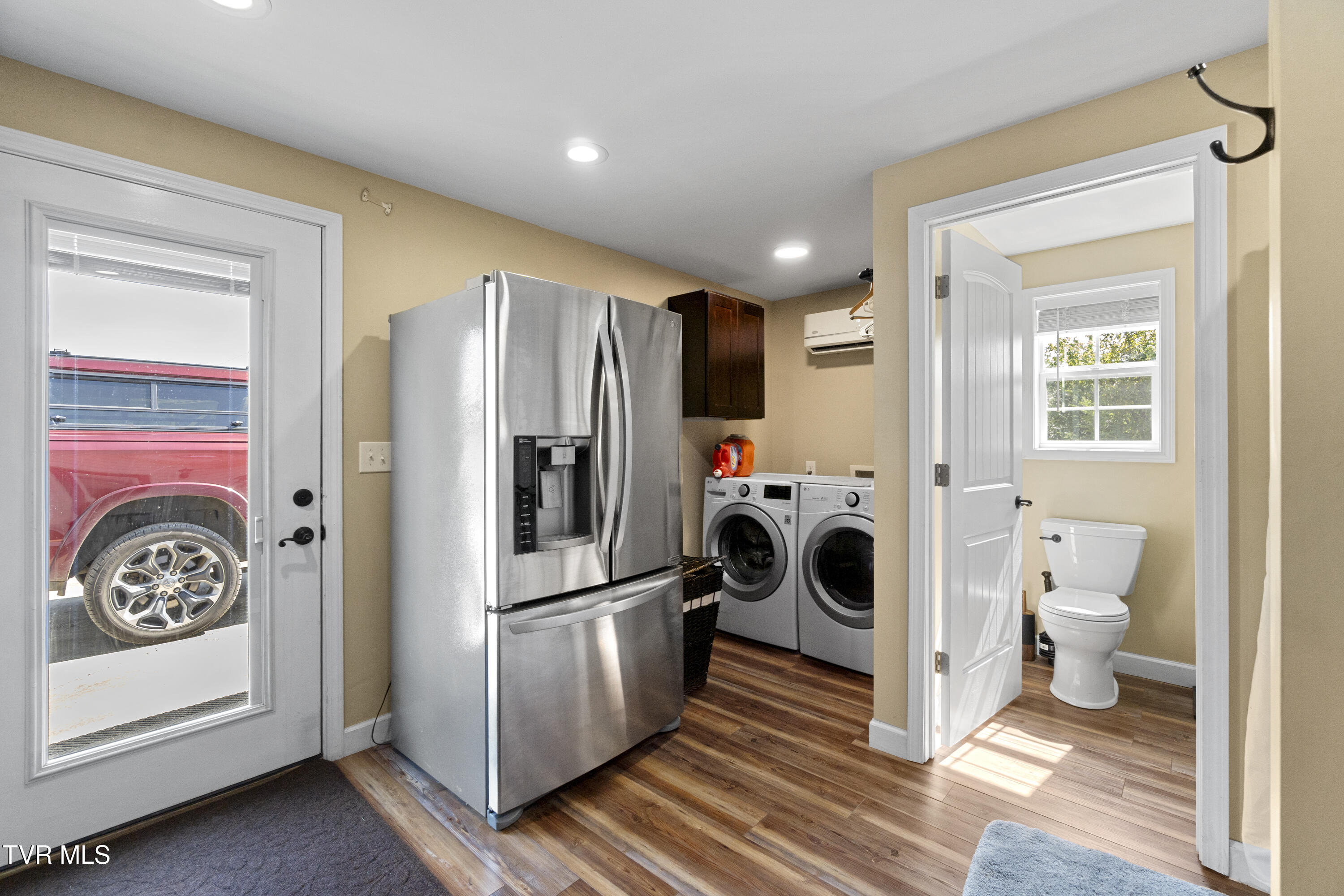 Greeneville, Tennessee, 37745, United States, 3 Bedrooms Bedrooms, ,3 BathroomsBathrooms,Residential,For Sale,2039547