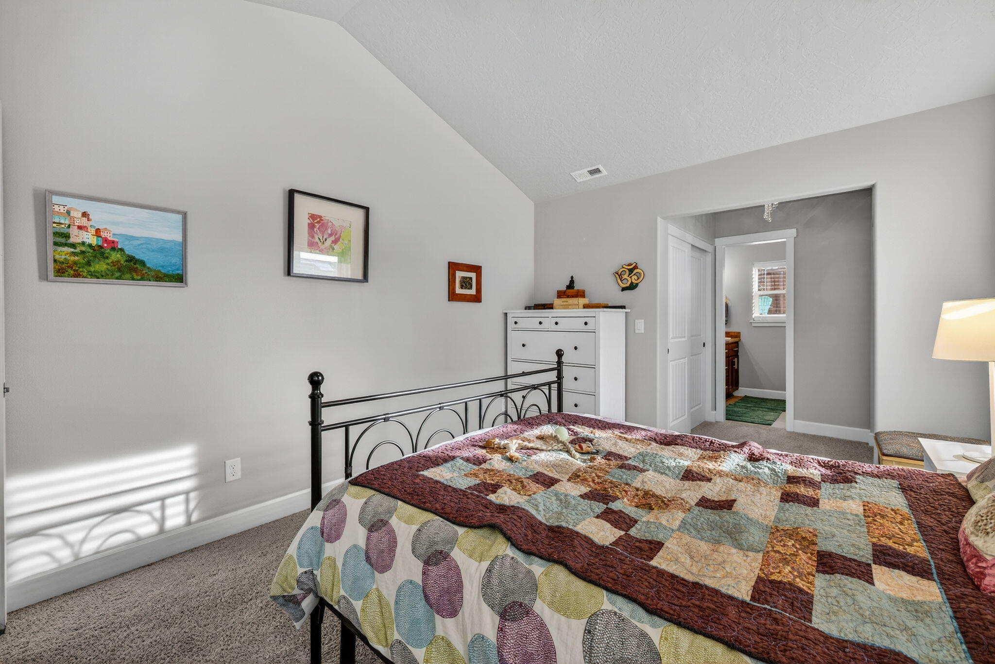 Bend, Oregon, 97701, United States, 4 Bedrooms Bedrooms, ,3 BathroomsBathrooms,Residential,For Sale,2003501