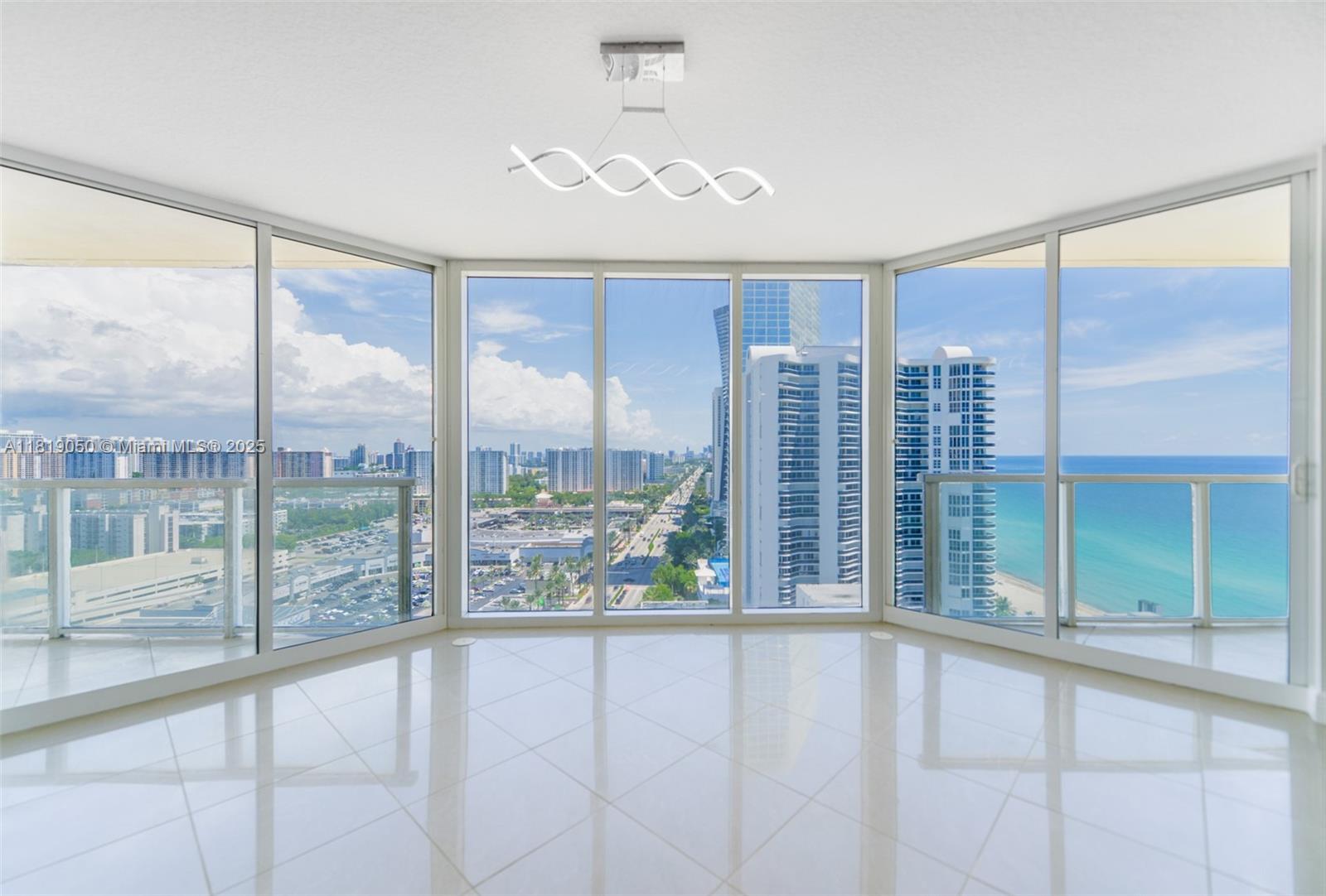 Sunny Isles Beach, Florida, 33160, United States, 2 Bedrooms Bedrooms, ,2 BathroomsBathrooms,Residential,For Sale,1991948