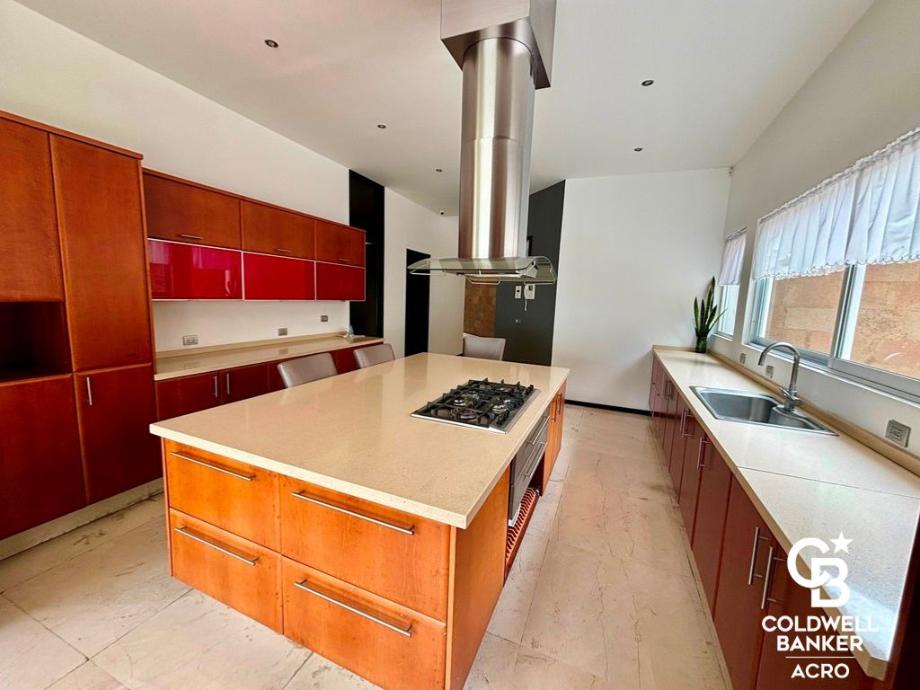 San Juan del Río, Querétaro, 76803, Mexico, 4 Bedrooms Bedrooms, ,4 BathroomsBathrooms,Residential,For Sale,1711952