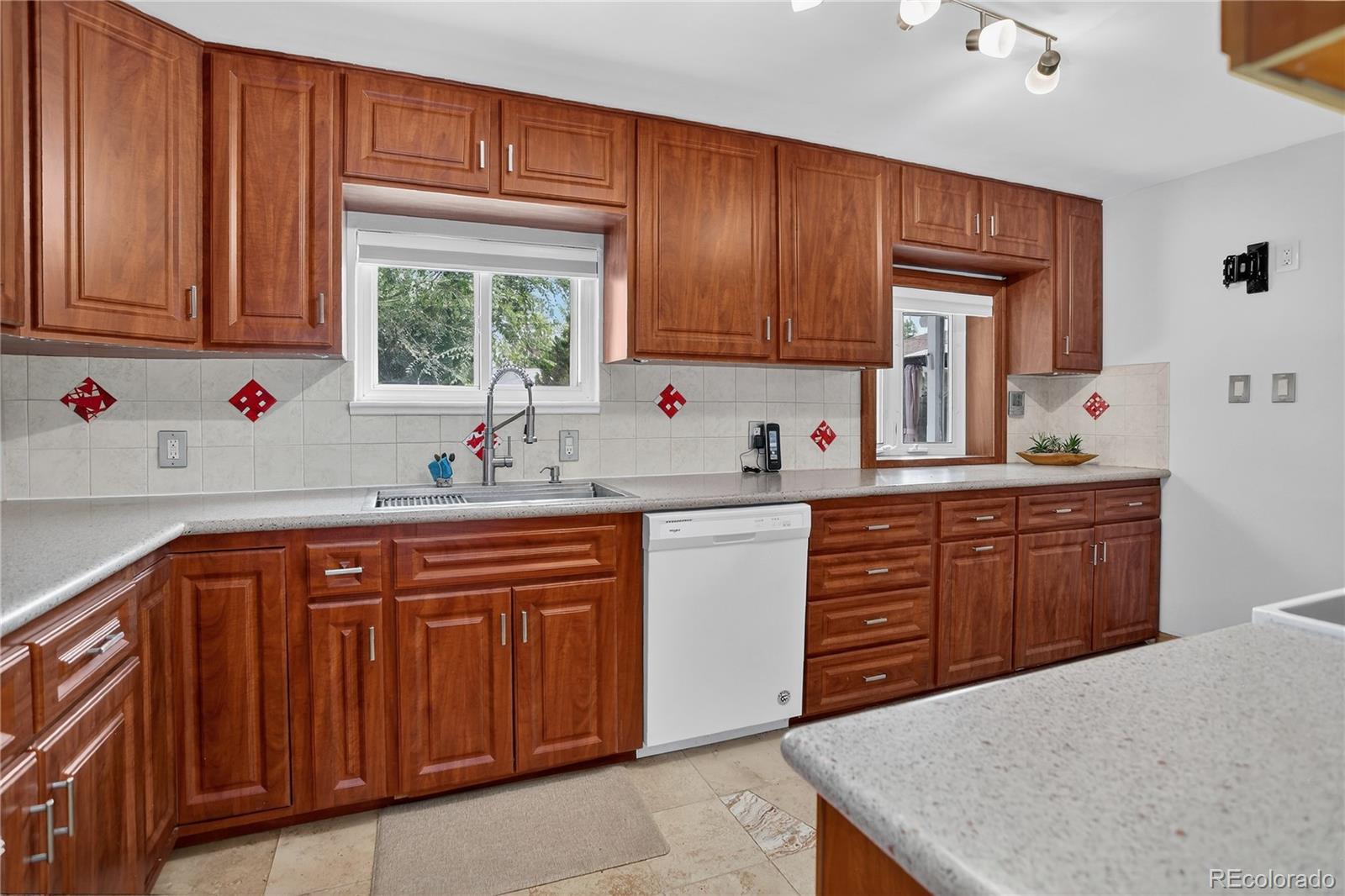 Englewood, Colorado, 80110, United States, 3 Bedrooms Bedrooms, ,2 BathroomsBathrooms,Residential,For Sale,1918074