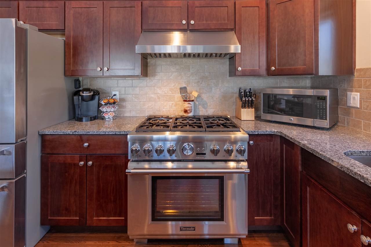 Lincoln, New Hampshire, 03251, United States, 5 Bedrooms Bedrooms, ,5 BathroomsBathrooms,Residential,For Sale,1978136