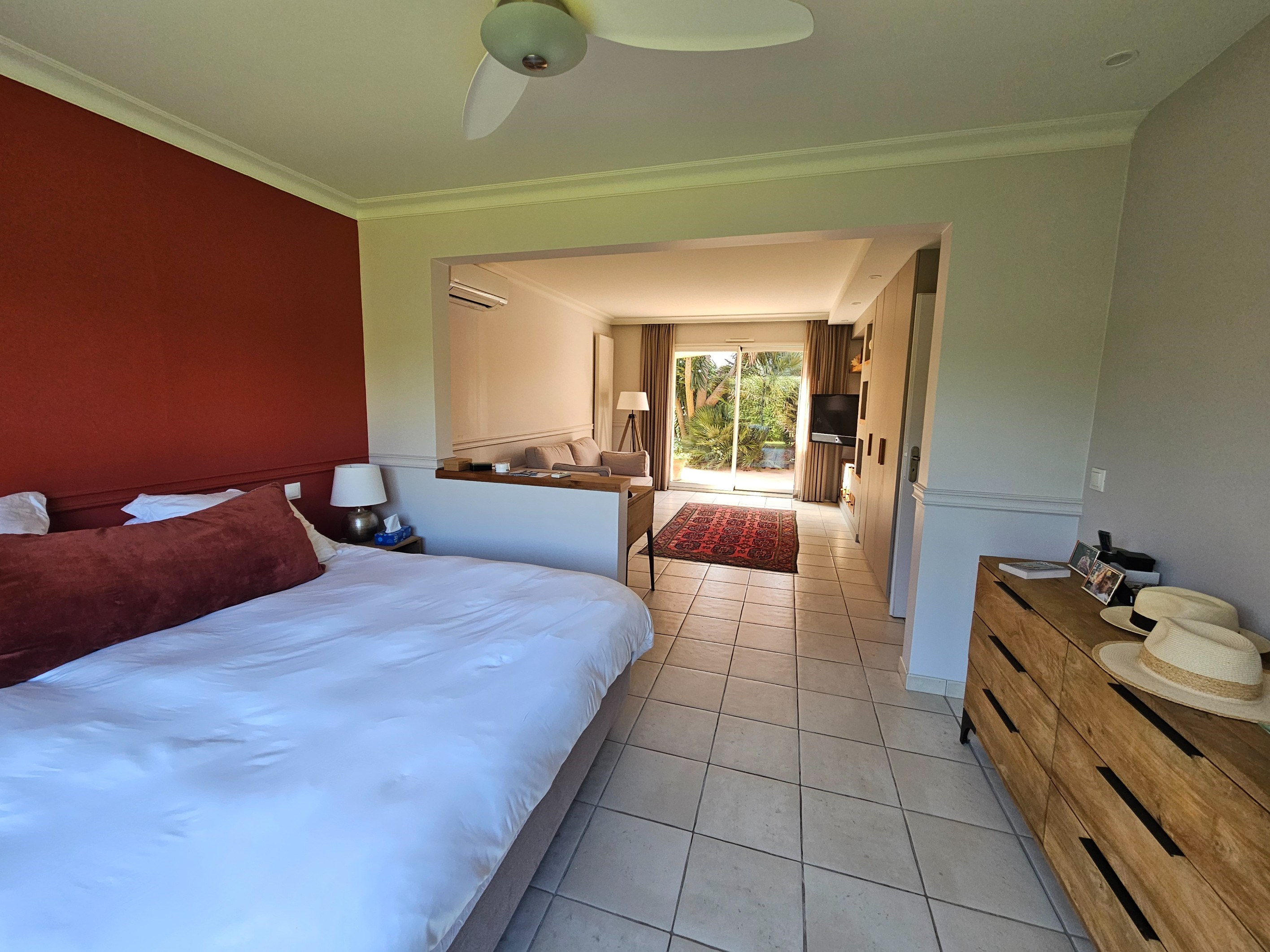  Elegant Single-Level Property on 5,000 sqm Landscaped Grounds with Pool and Com… - 物件實景
