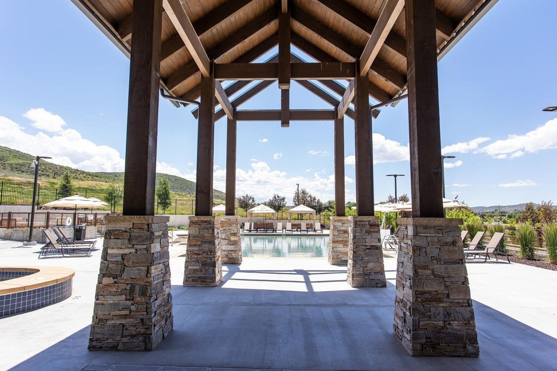  Summit Rambler At High Star Ranch With 3 Car Garage And Expansive Views - 物件實景