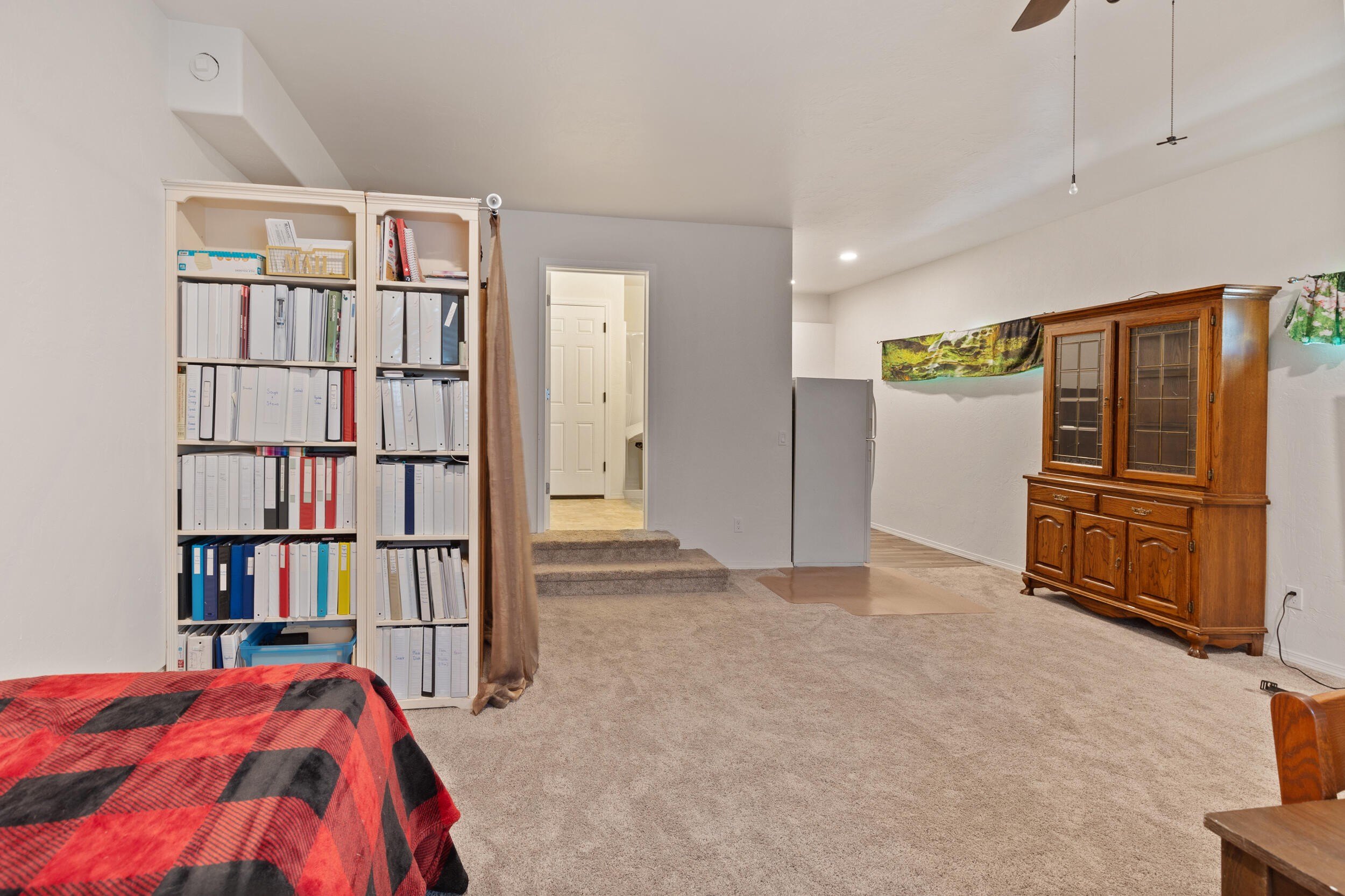 Grants Pass, Oregon, 97526, United States, 5 Bedrooms Bedrooms, ,4 BathroomsBathrooms,Residential,For Sale,1980751