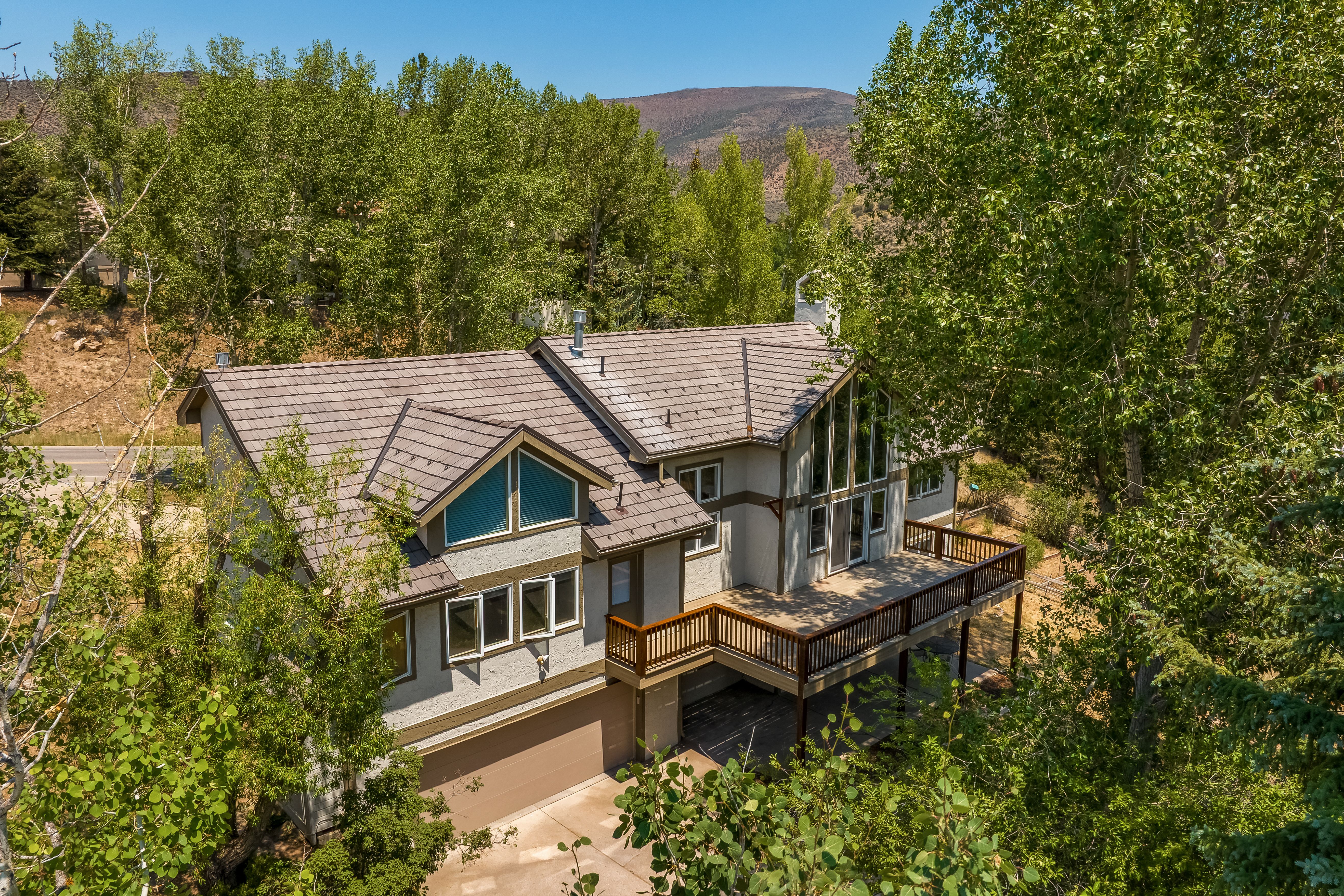  Spacious Five-Bedroom Residence with a Prime Ski-Slope View - 物件實景