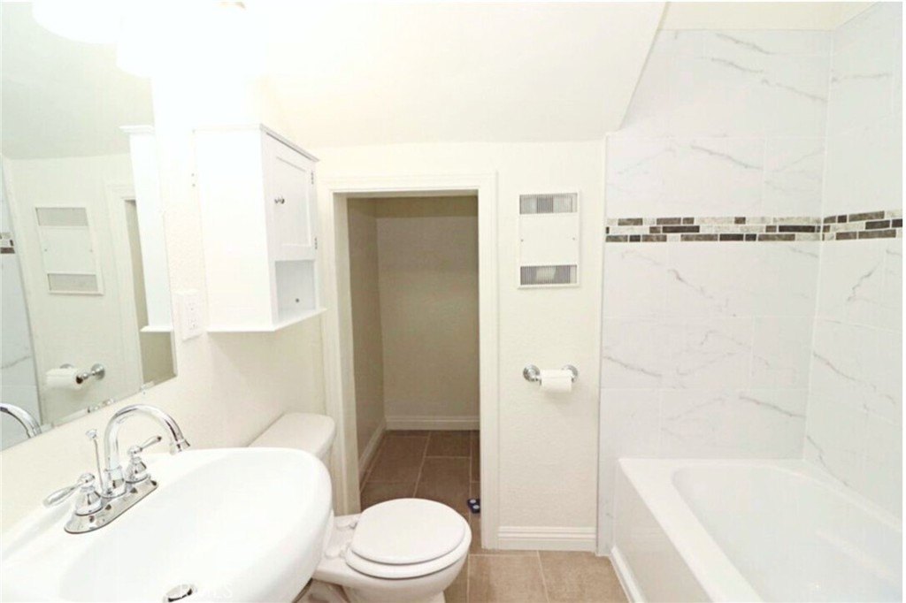 1411 S Harvard Boulevard, Los Angeles, California, 90006, United States, 9 Bedrooms Bedrooms, ,2 BathroomsBathrooms,Residential,For Sale,1411 S Harvard Boulevard,1655602