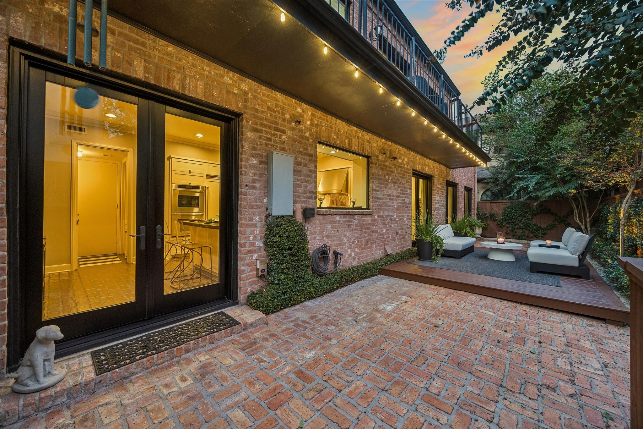 991 S Post Oak Lane - 物件實景