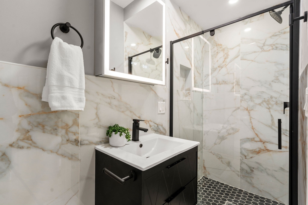 Newton, Massachusetts, 02460, United States, 8 Bedrooms Bedrooms, ,10 BathroomsBathrooms,Residential,For Sale,1993263