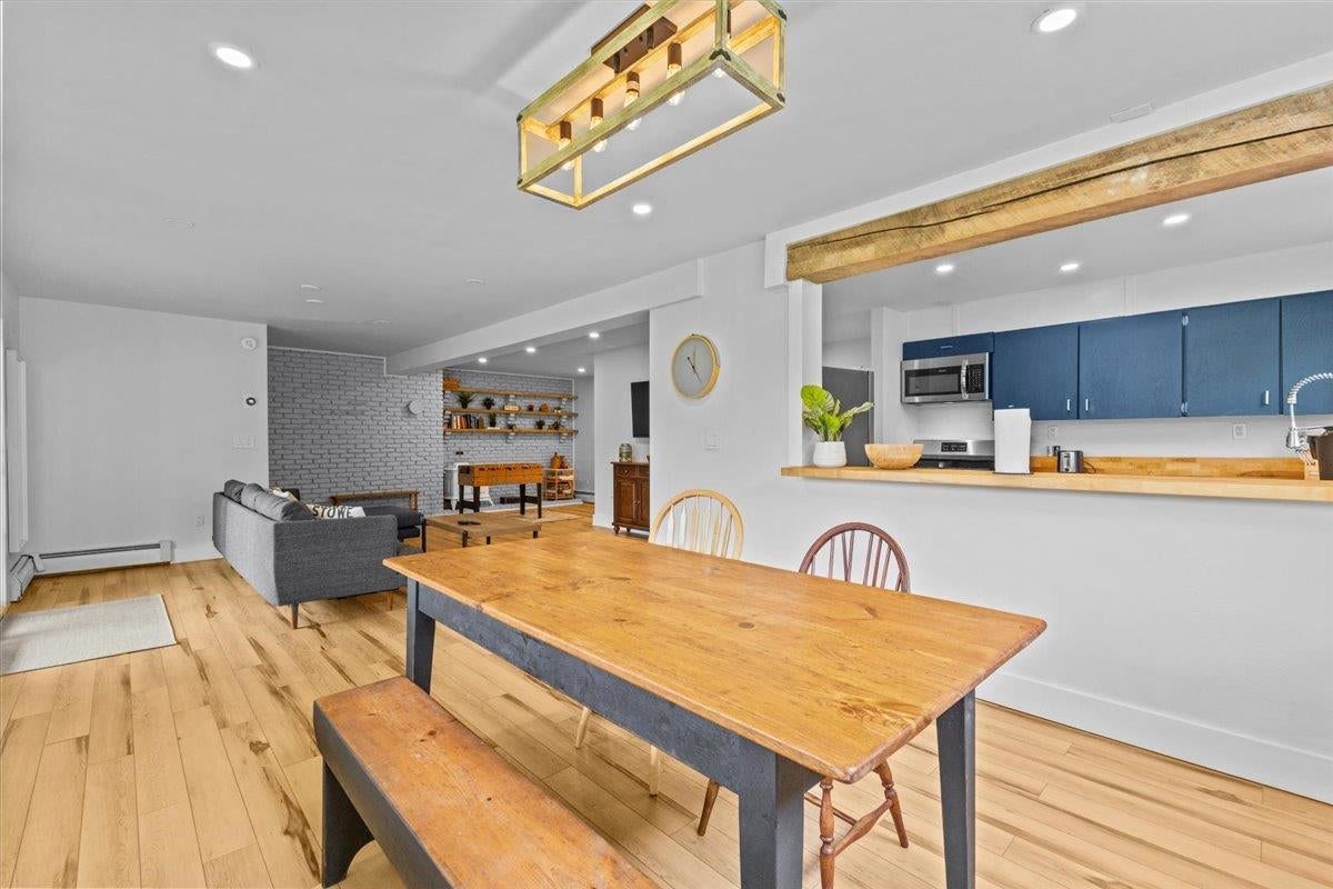 Stowe, Vermont, 05672, United States, 8 Bedrooms Bedrooms, ,5 BathroomsBathrooms,Residential,For Sale,1994933