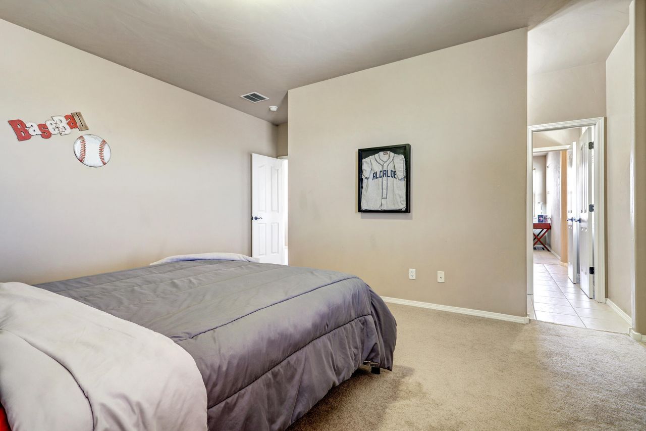 Rio Rancho, New Mexico, 87124, United States, 4 Bedrooms Bedrooms, ,3 BathroomsBathrooms,Residential,For Sale,1956048